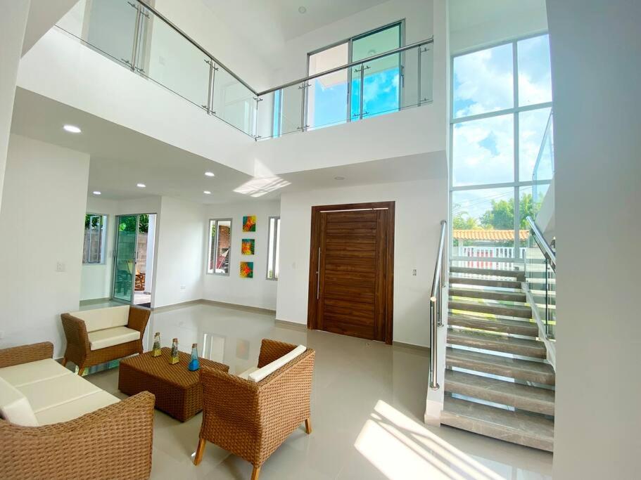 Villa photo 2