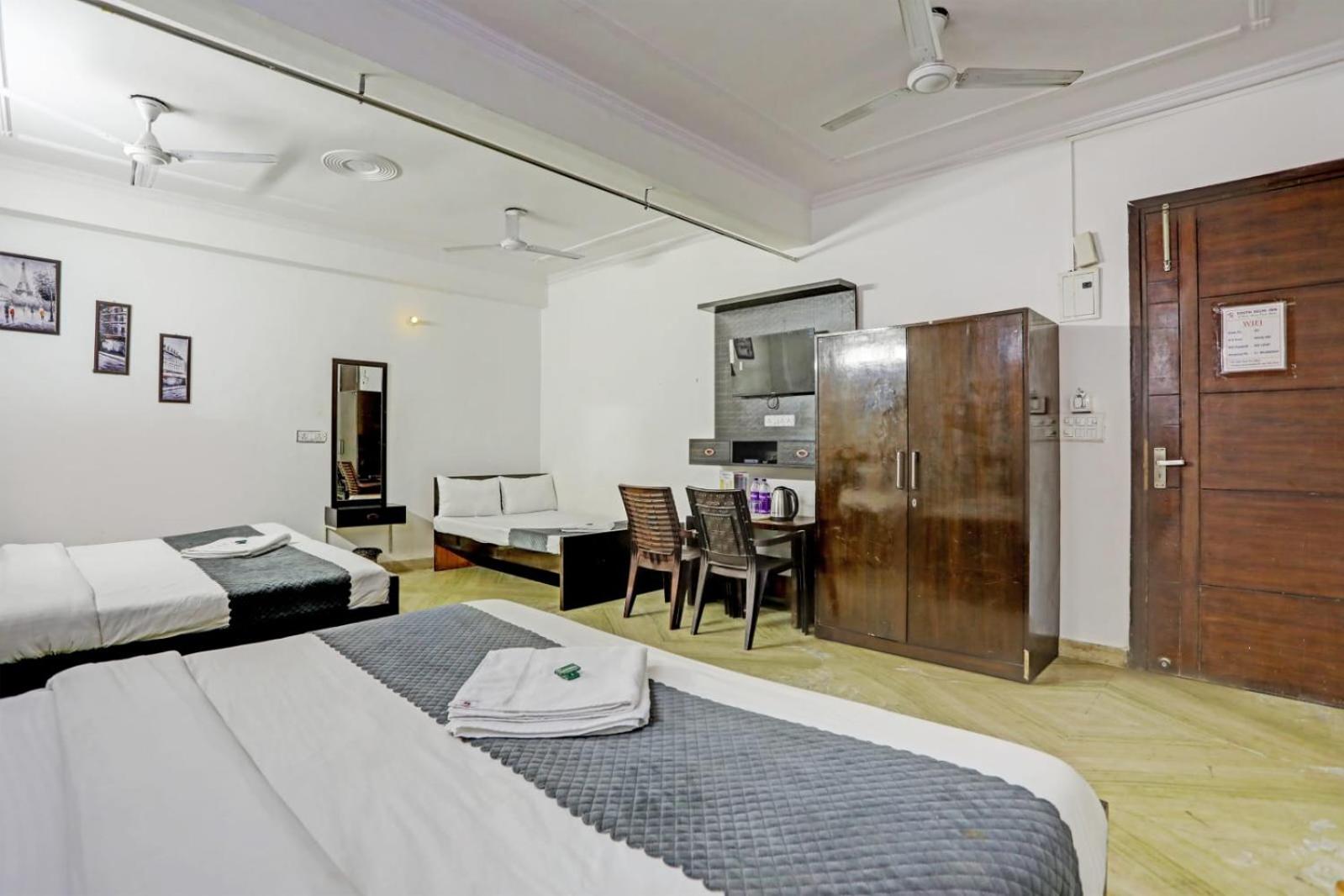 Family Room - Photo 1