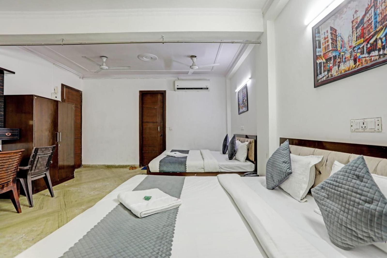 Family Room - Photo 7