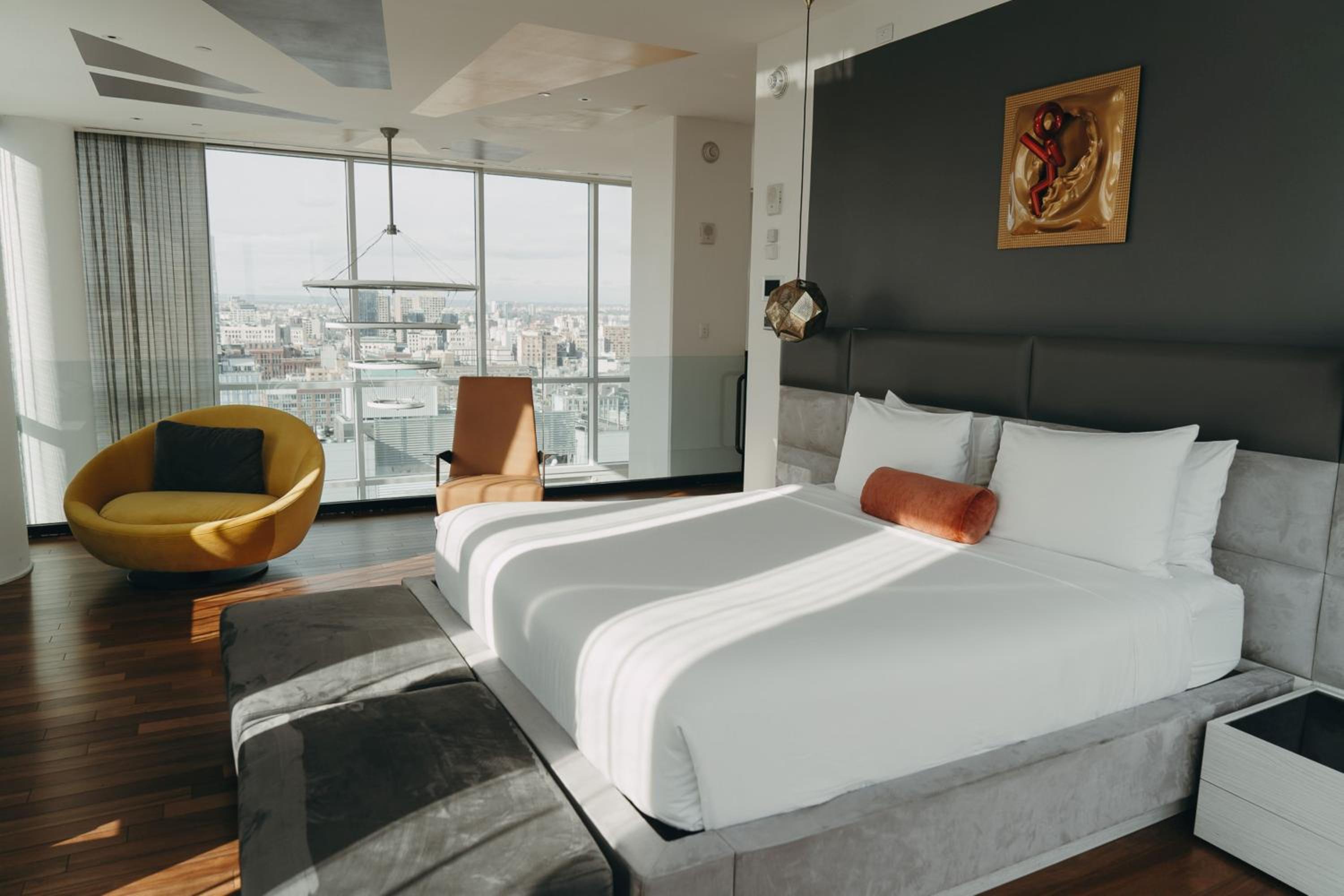 Penthouse Suite thumbnail 6