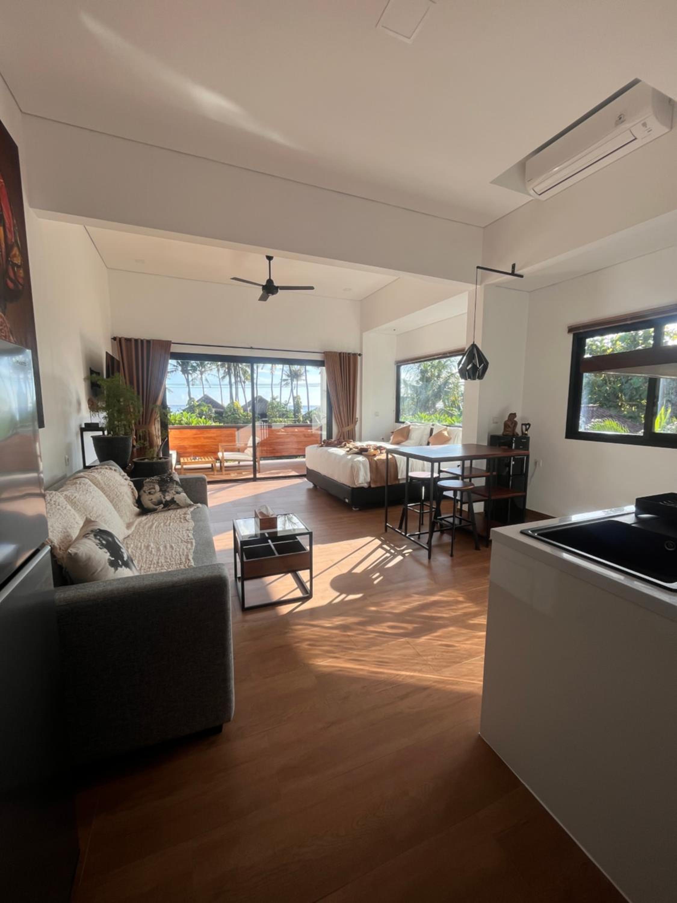 Studio Apartment With Sea View photo 1