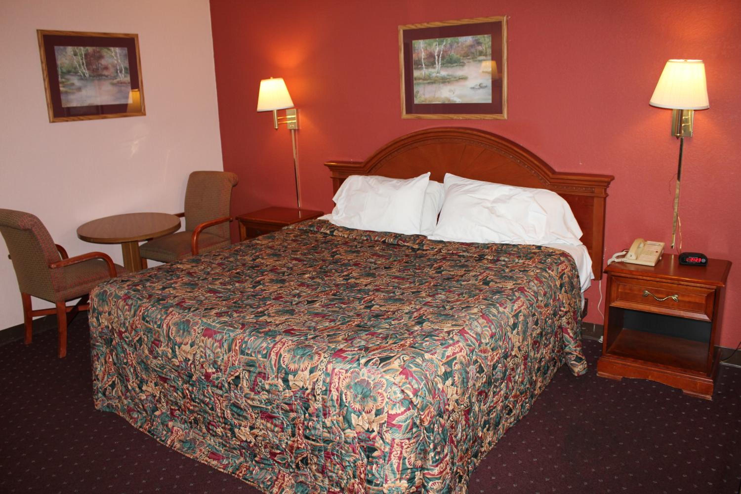 King Room - Non-Smoking photo 2