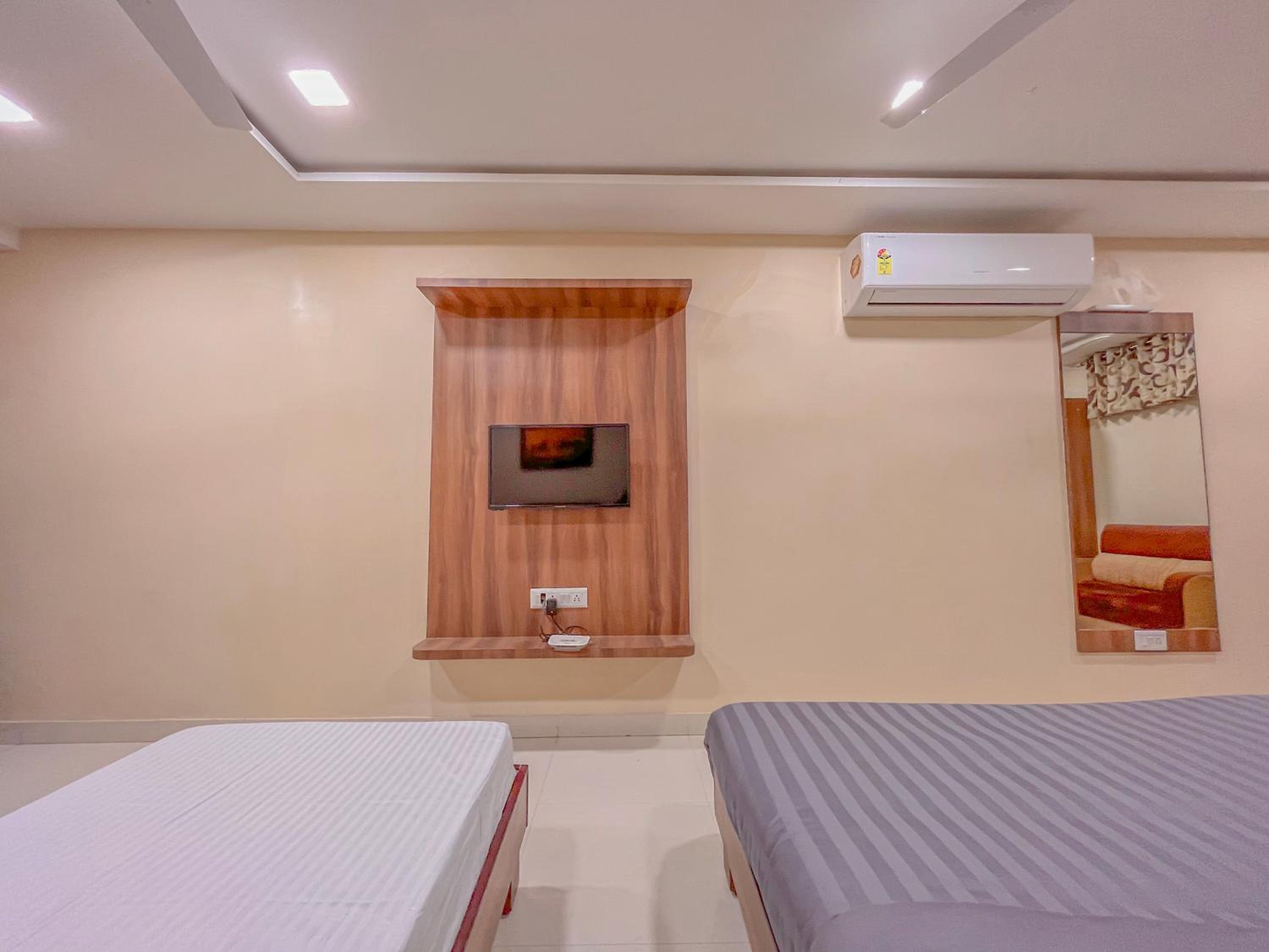Double or Twin Room - Photo 6