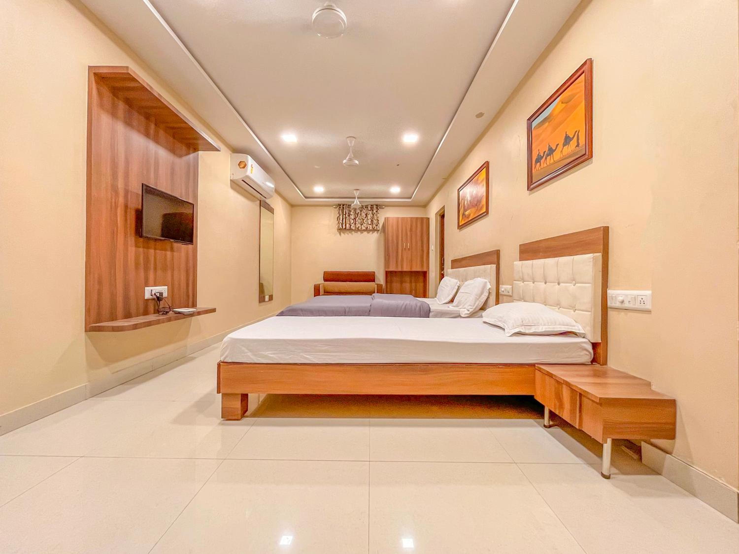 Double or Twin Room - Photo 4