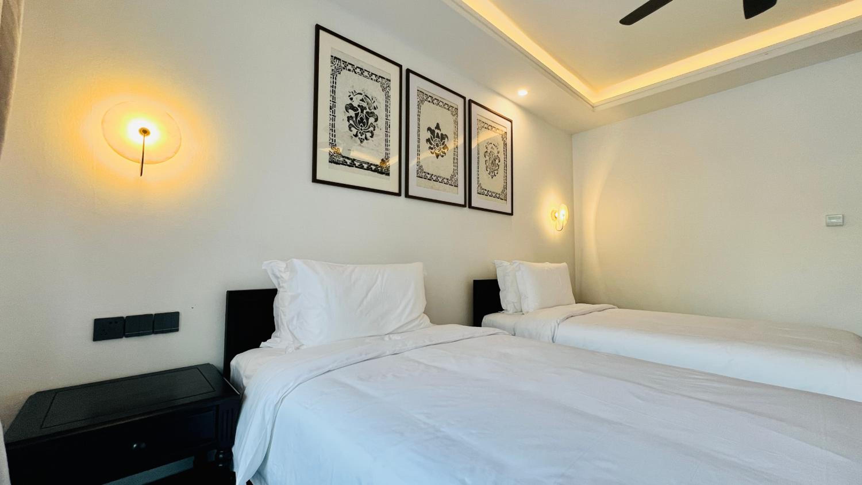 Economy Twin Room - Photo 6