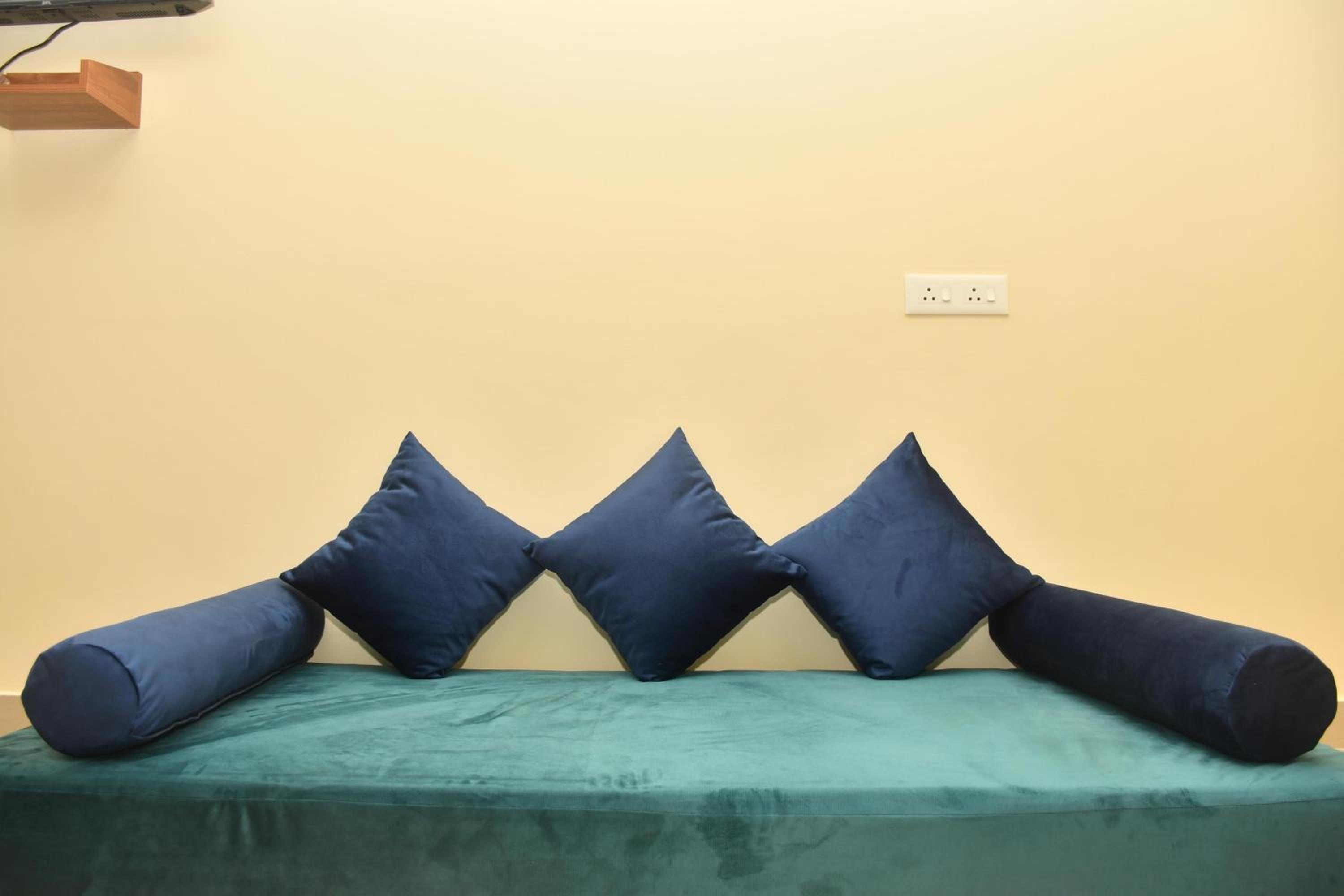 One-Bedroom Apartment - Photo 27