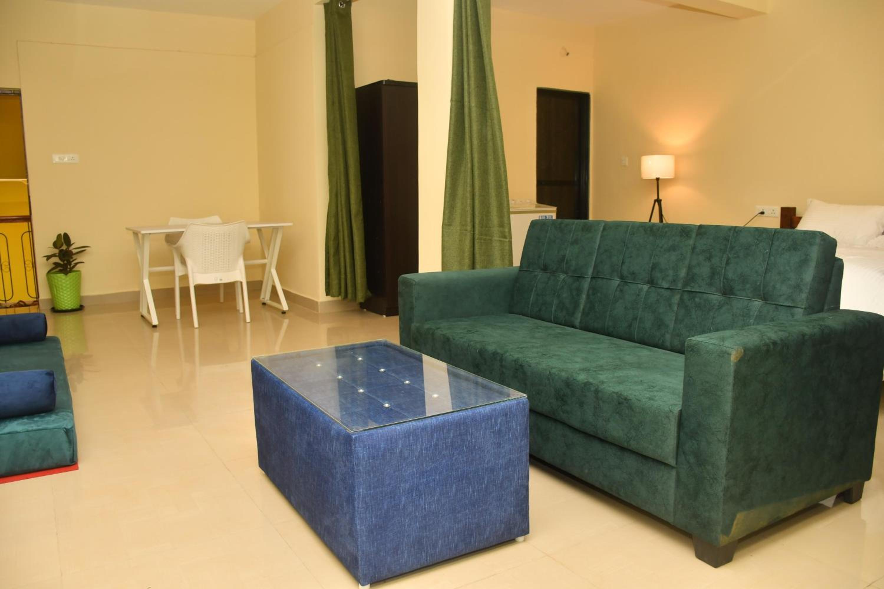 One-Bedroom Apartment - Photo 43