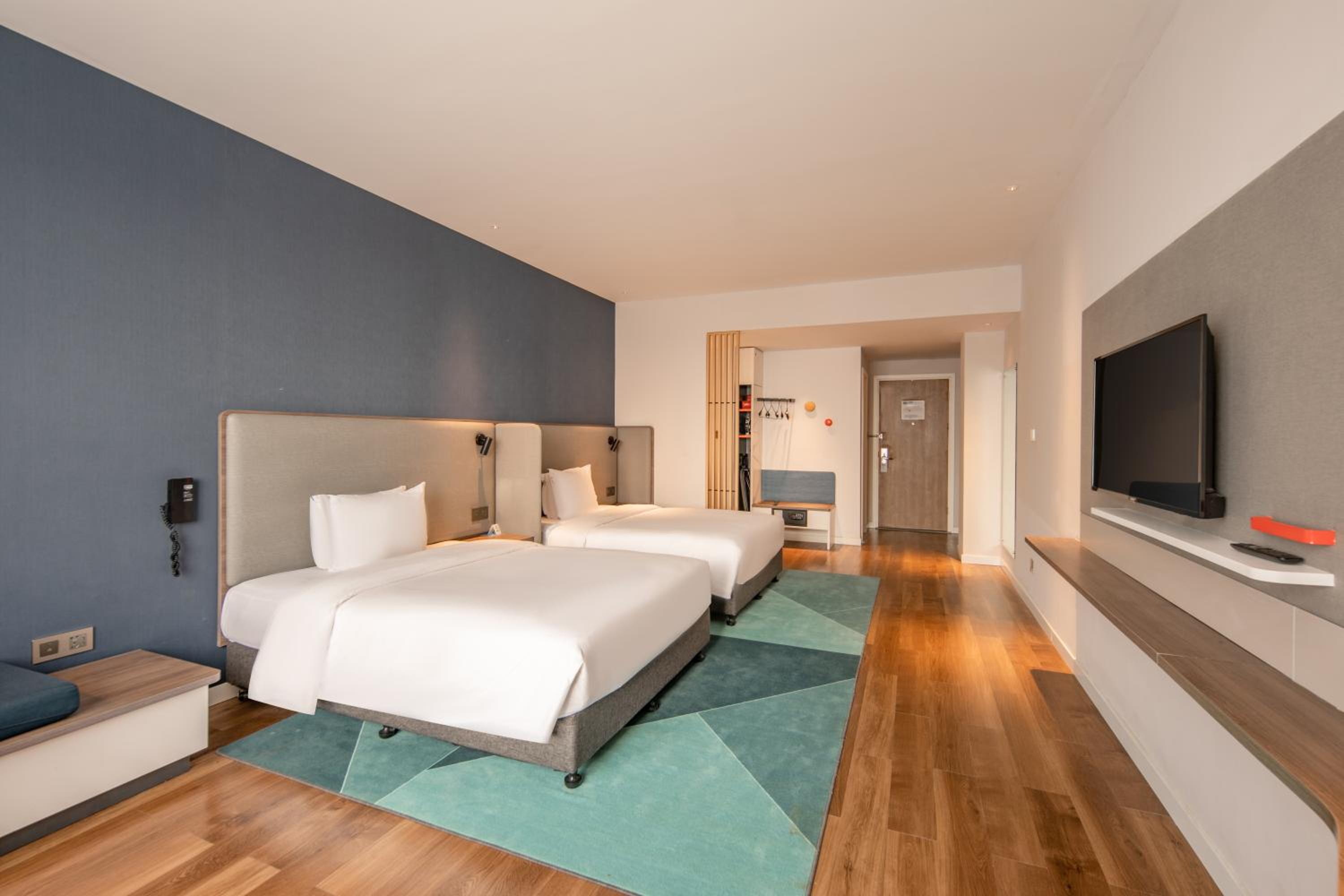 Standard Twin Room with Extra Floor Space thumbnail 5