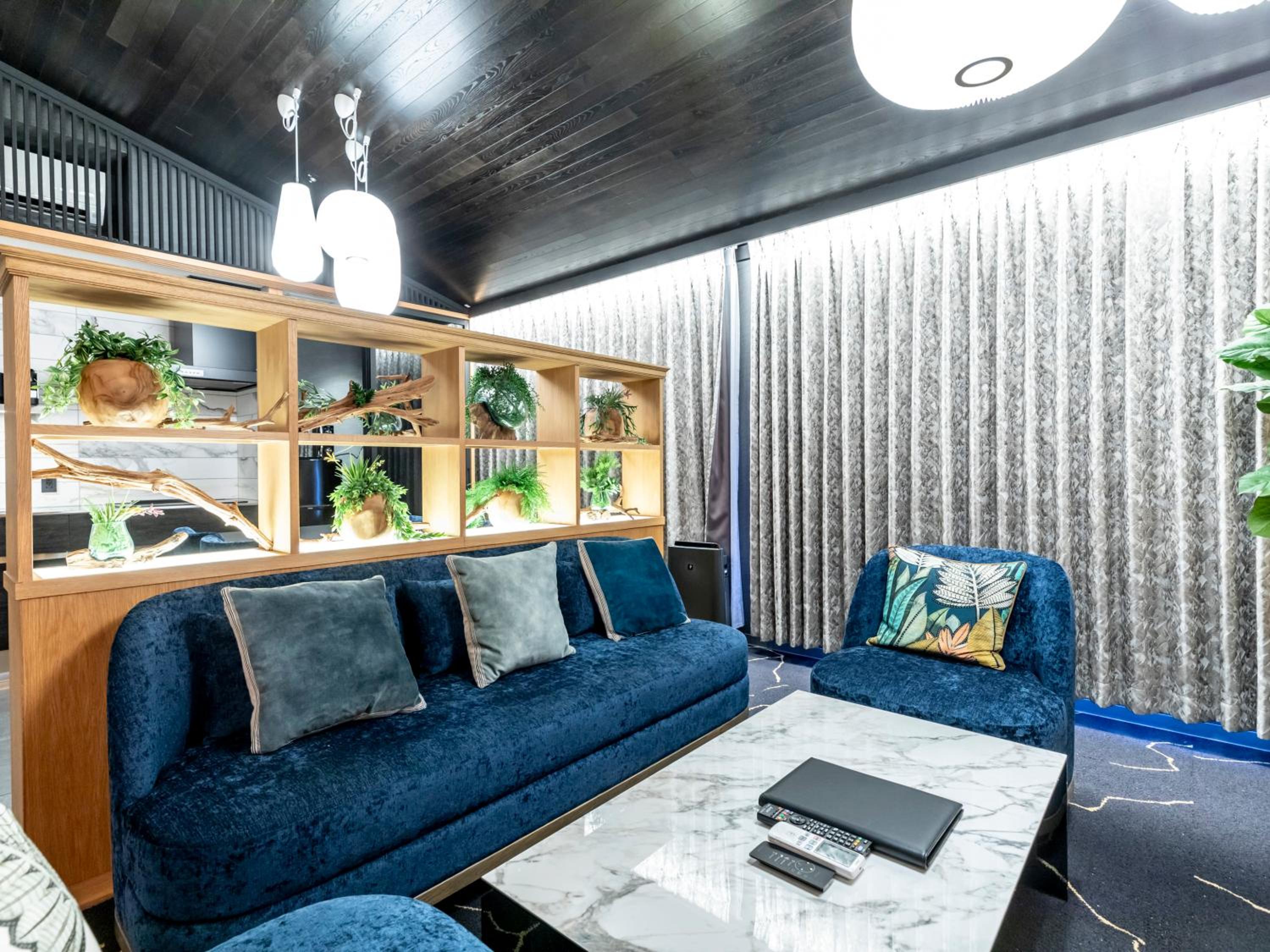 Deluxe Family Room - Photo 11