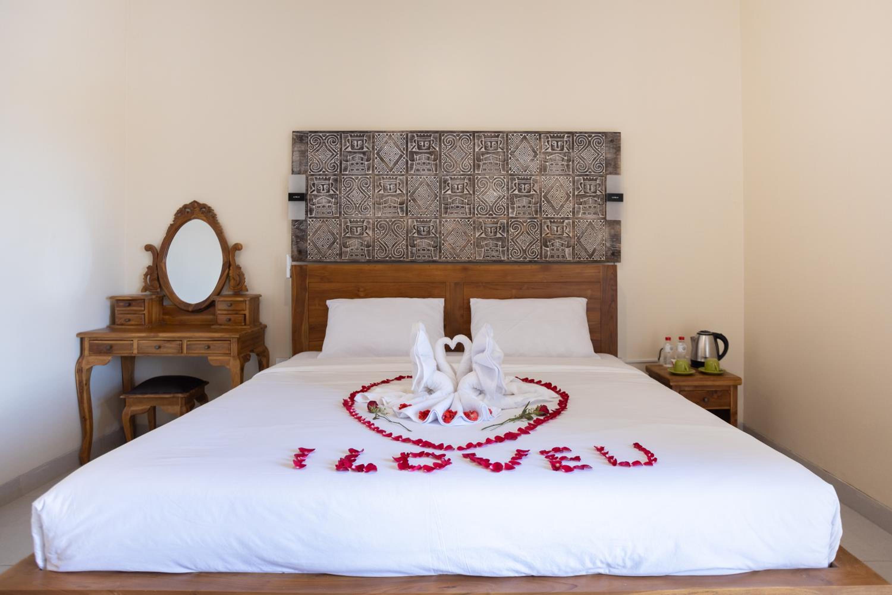 Deluxe Double Room with Balcony - Photo 1