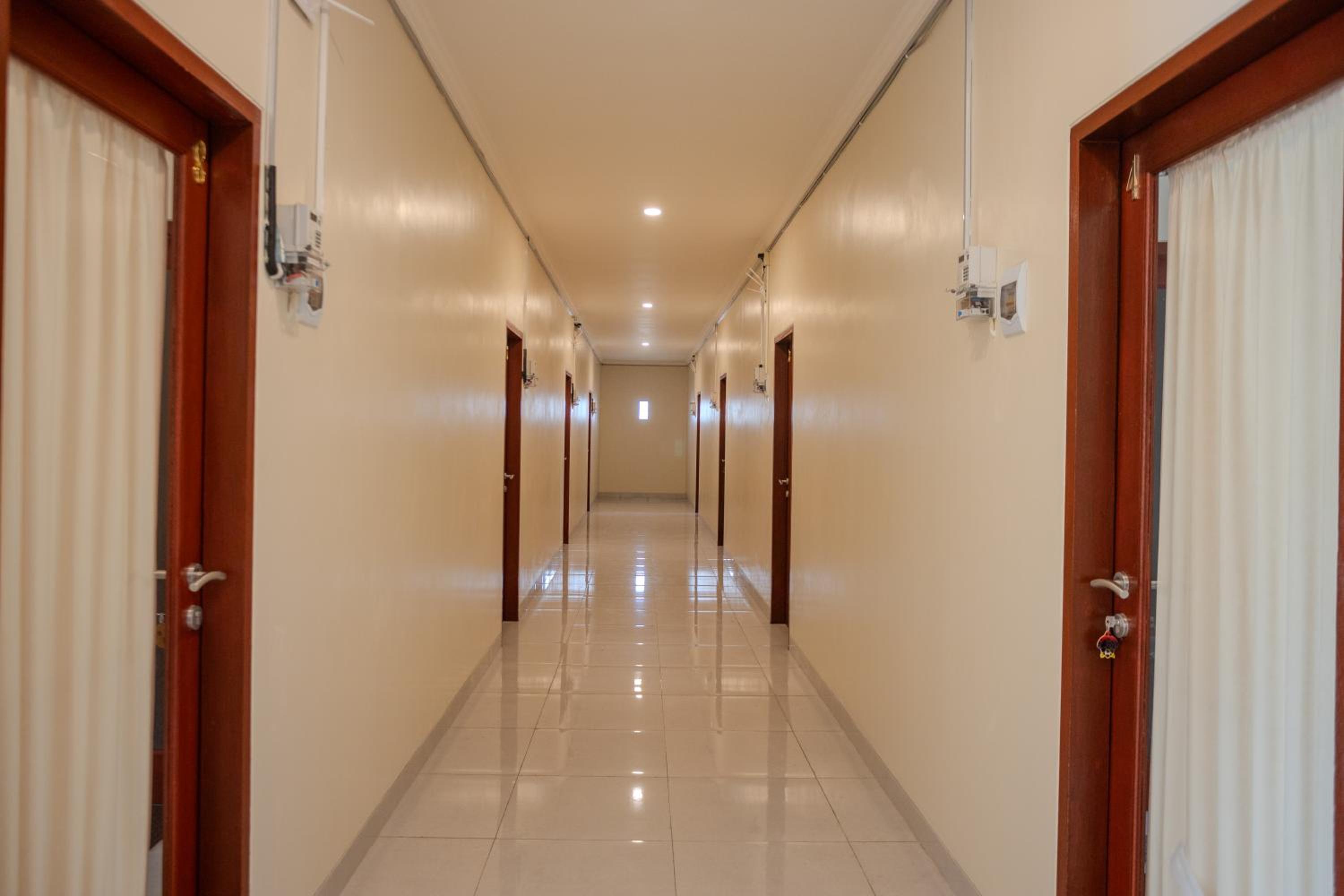 Deluxe Double Room with Balcony - Photo 28