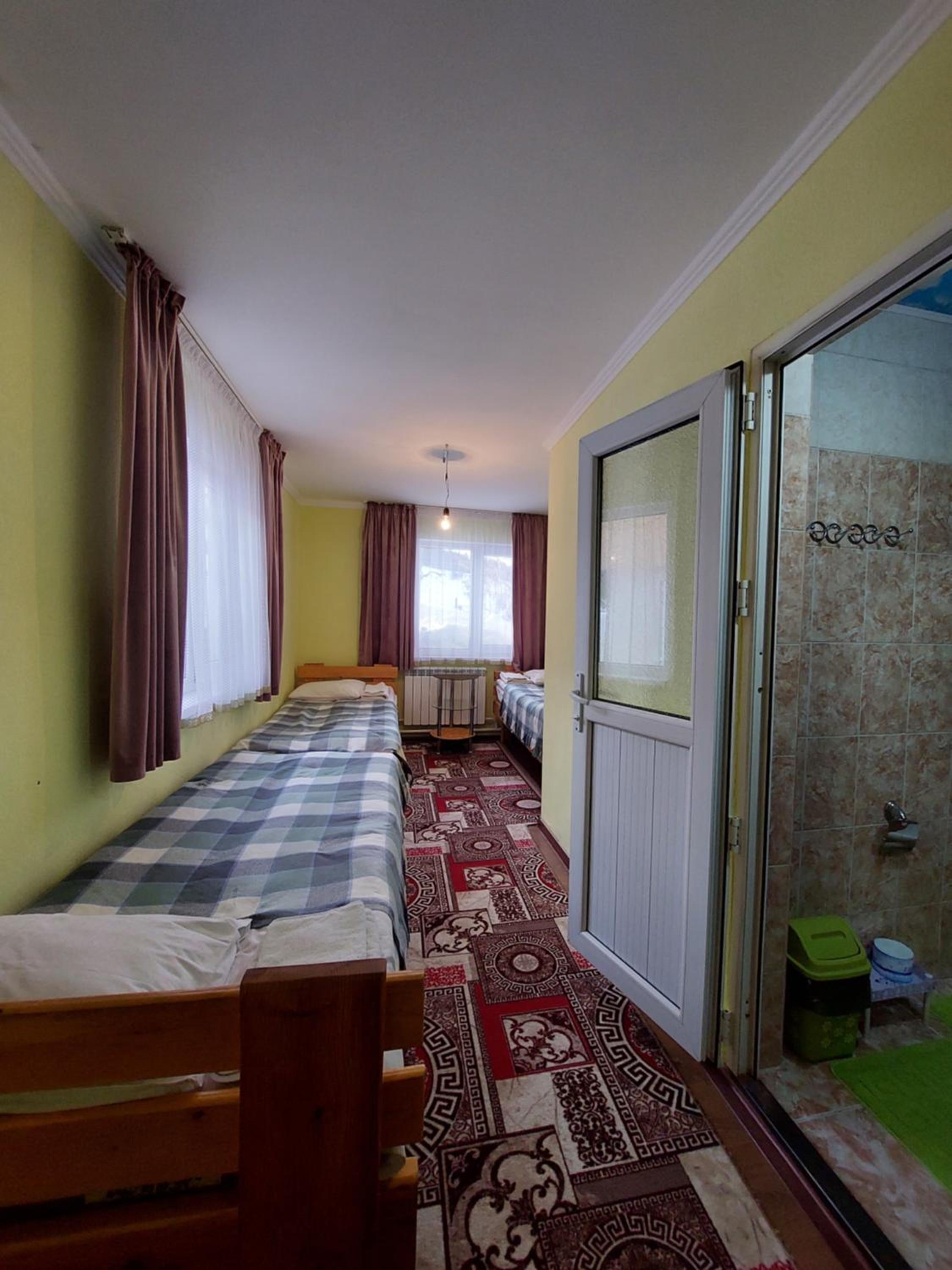 Triple Room with Private Bathroom photo 2