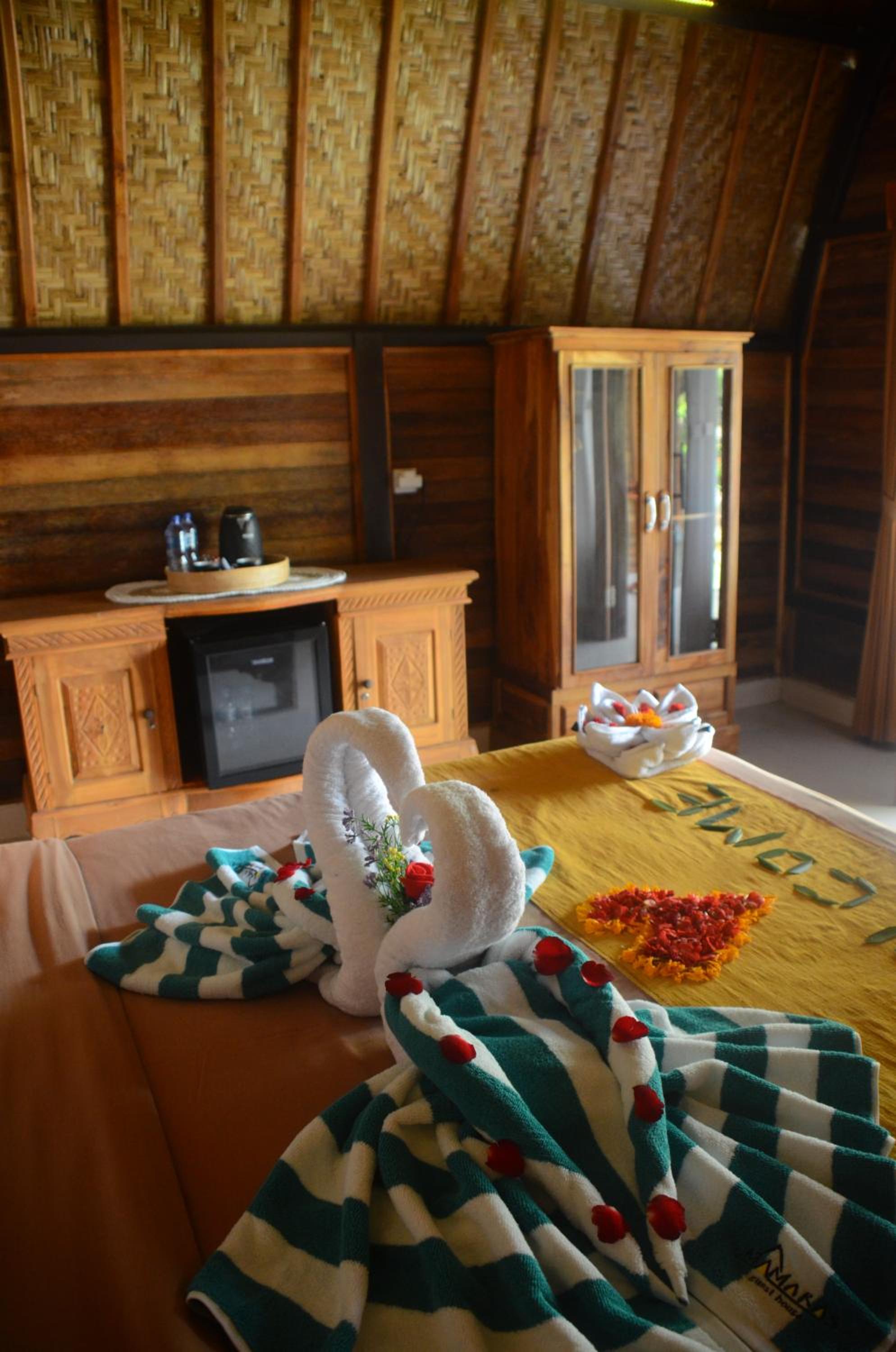 Bungalow with Garden View - Photo 25