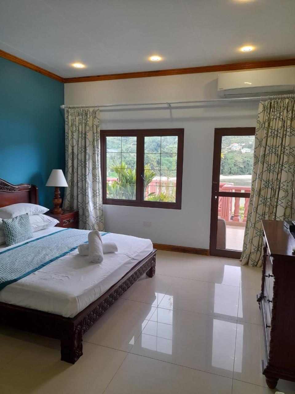 Deluxe Double Room With Sea View photo 2