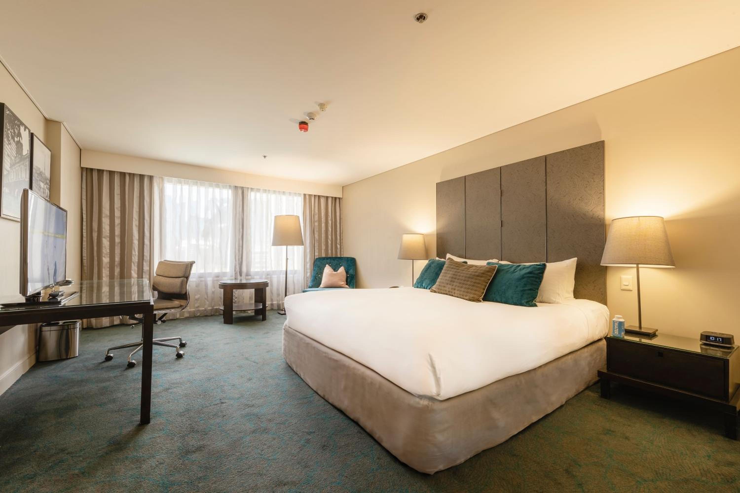 SUPERIOR ROOM, 1 King Size Bed, Accessible Room - Photo 7
