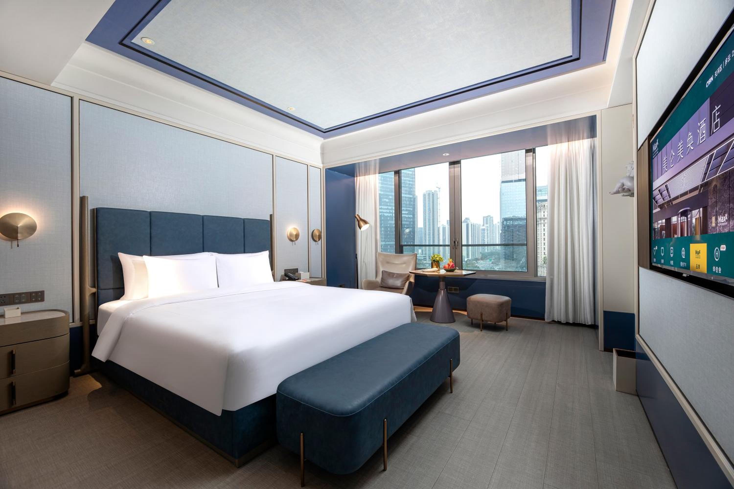 Deluxe Room with 1 king-size bed photo 3