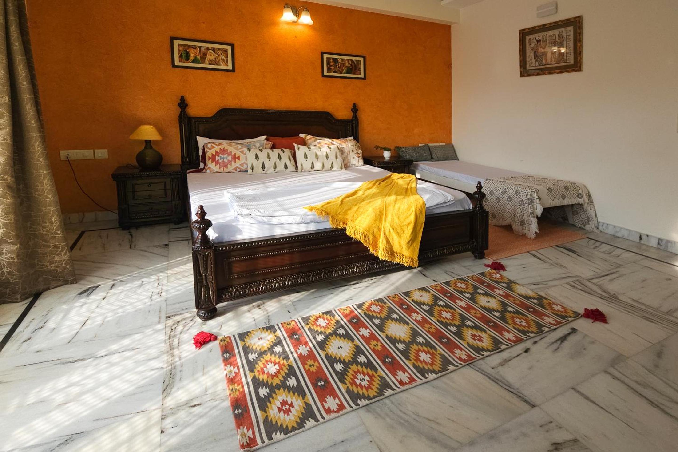Gulmohar Dreams Family Room photo 1