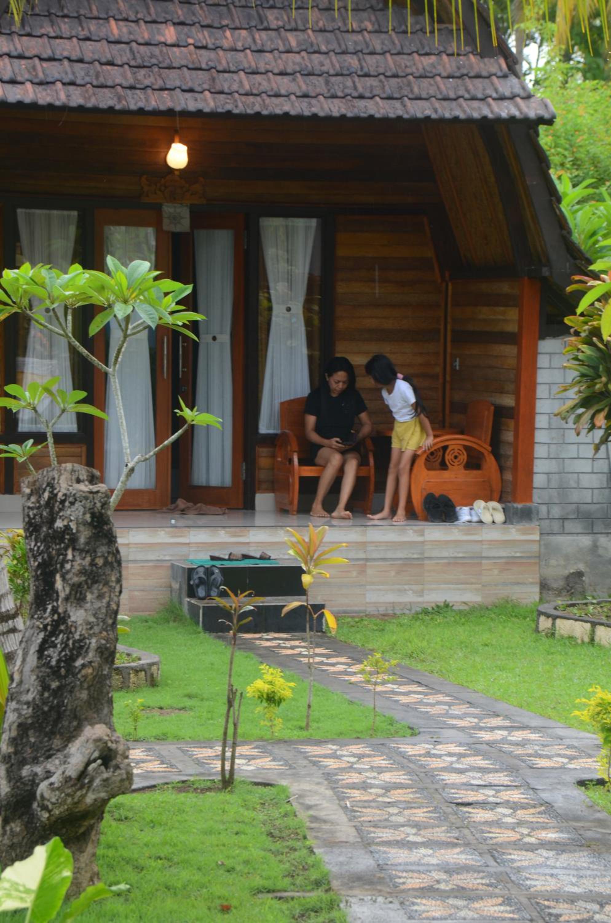 Bungalow with Garden View - Photo 10