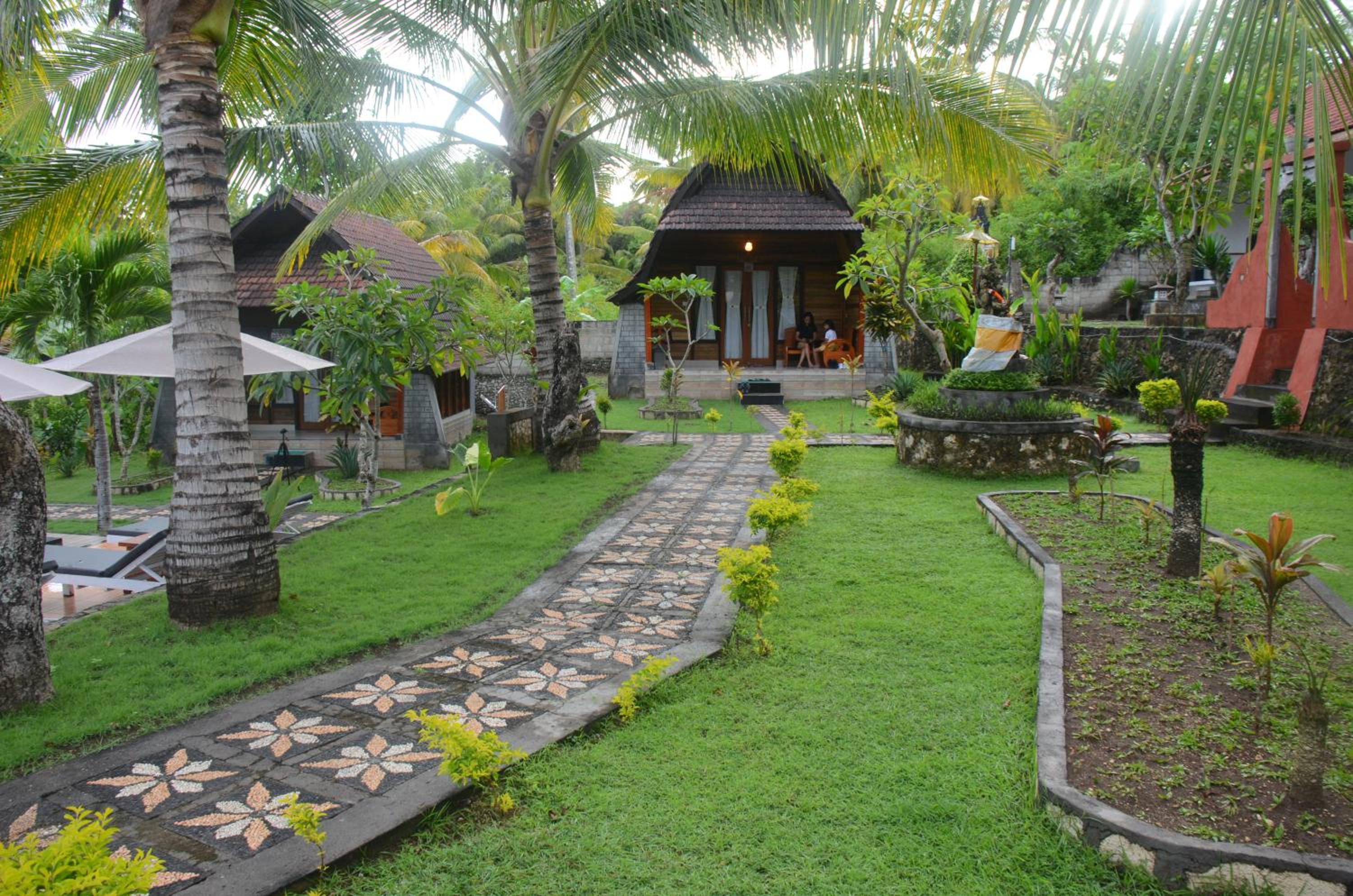 Bungalow with Garden View - Photo 7