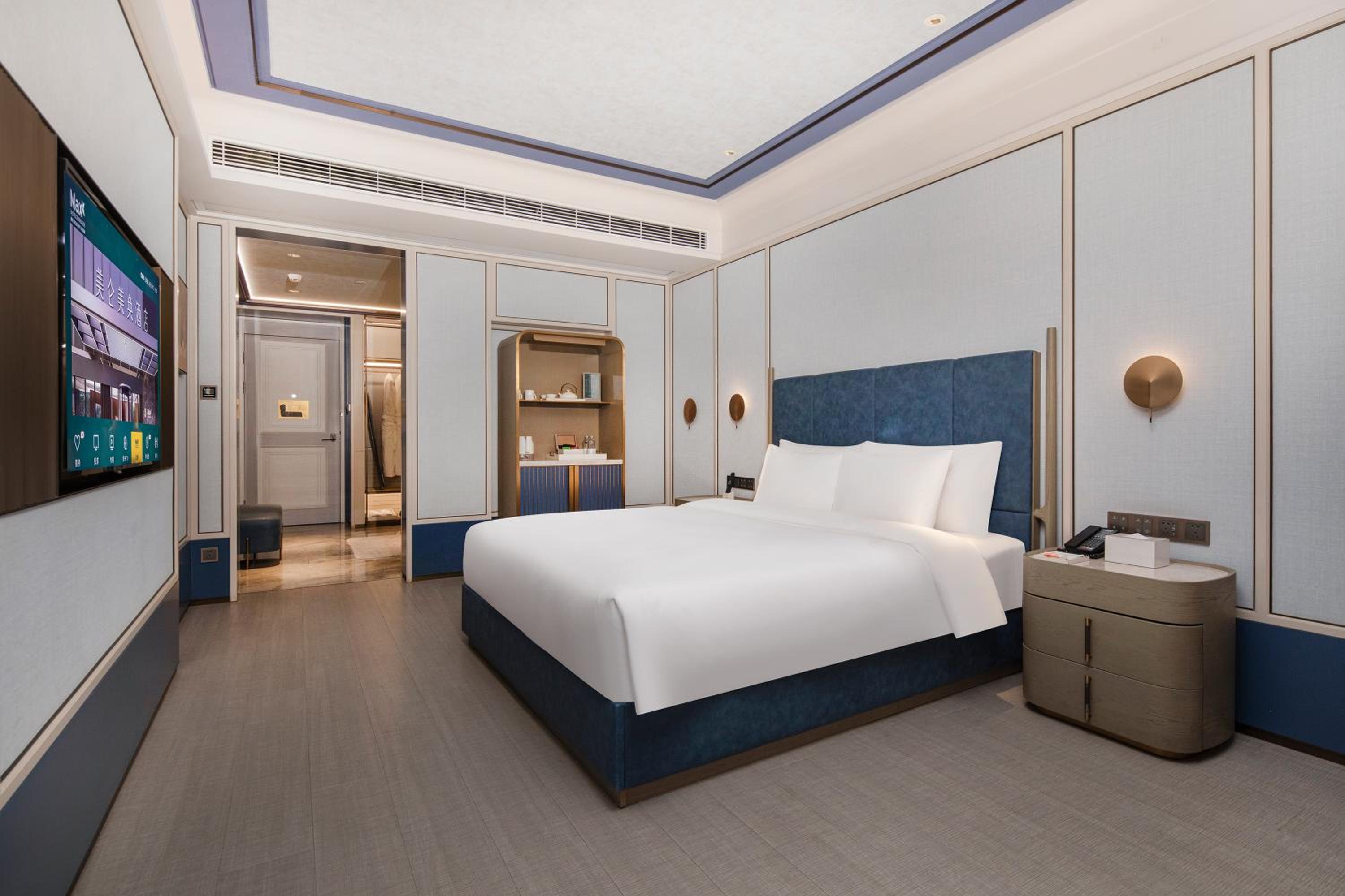 Superior room with 1 king-size bed photo 3