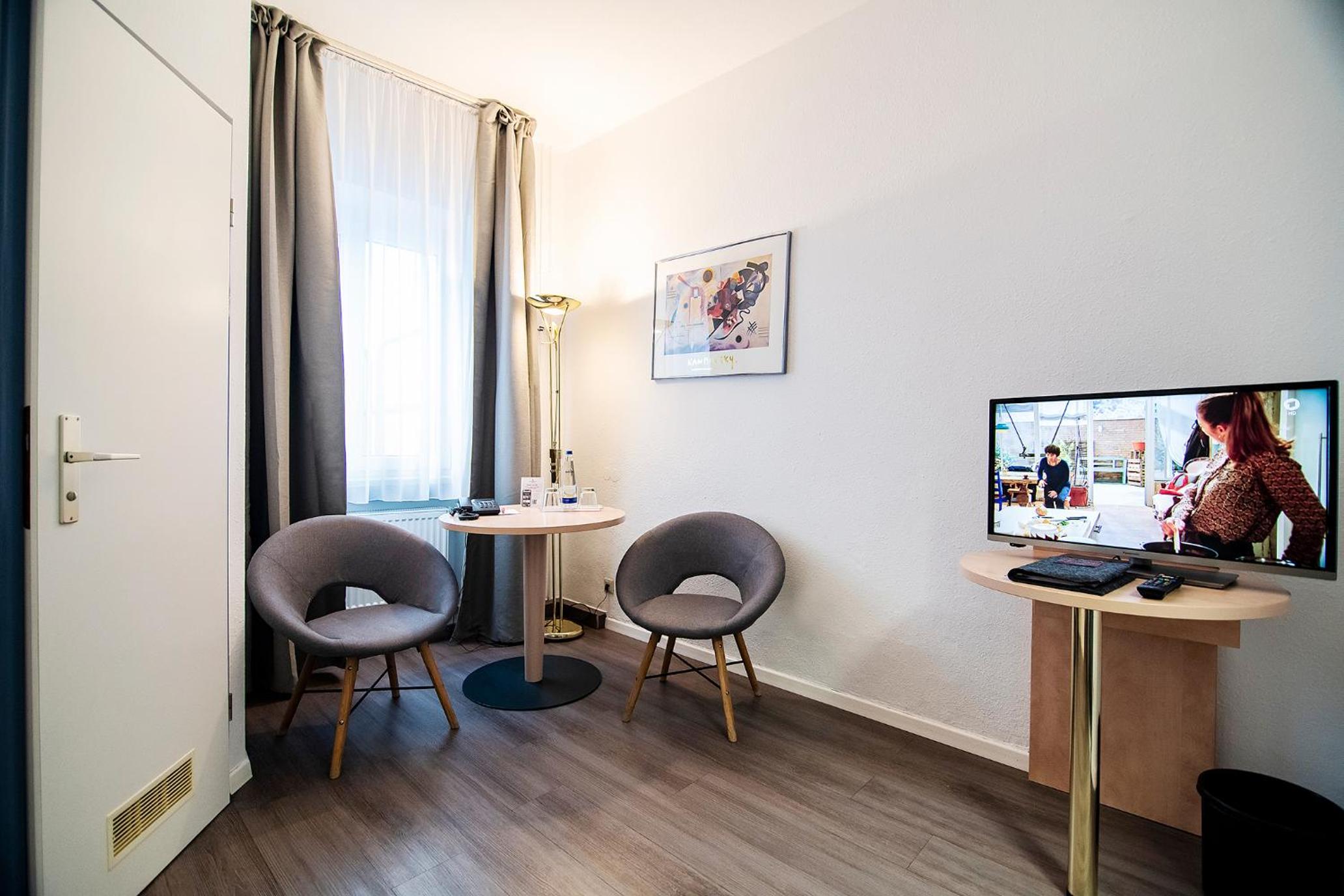 Twin Room - Photo 5