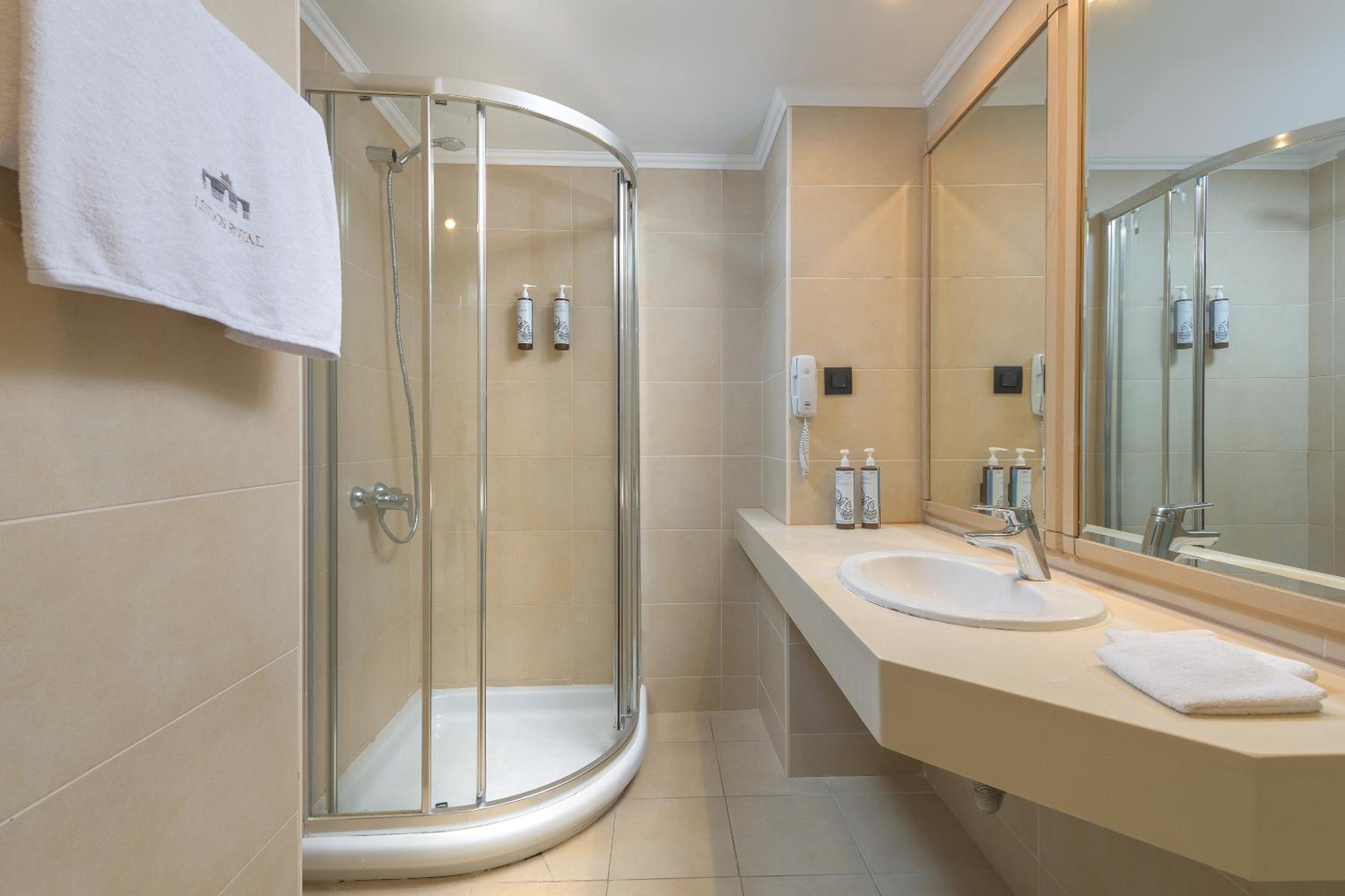  Suite with Sea View - Photo 3