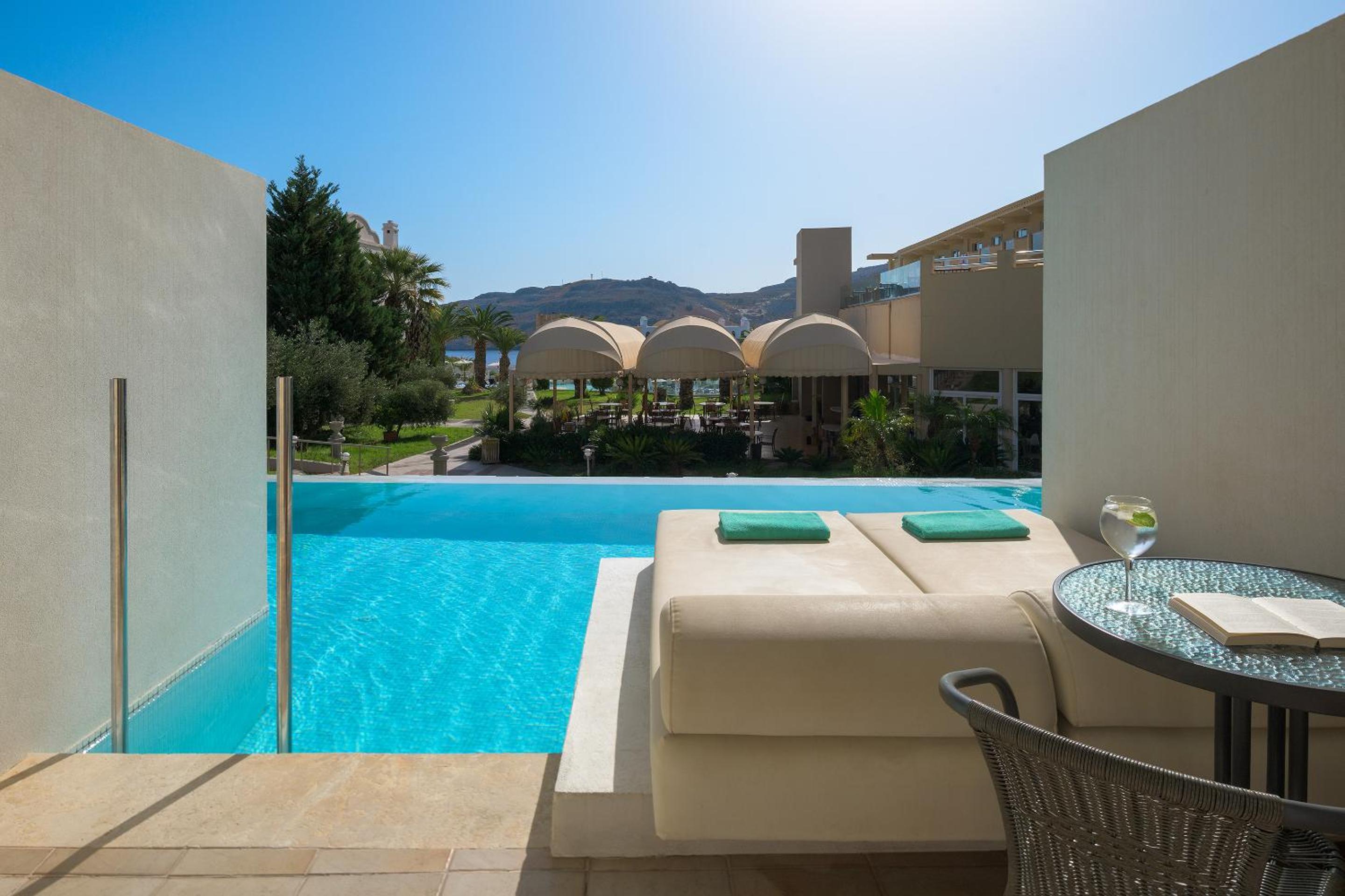Suite with Shared Pool & Garden View - Photo 5