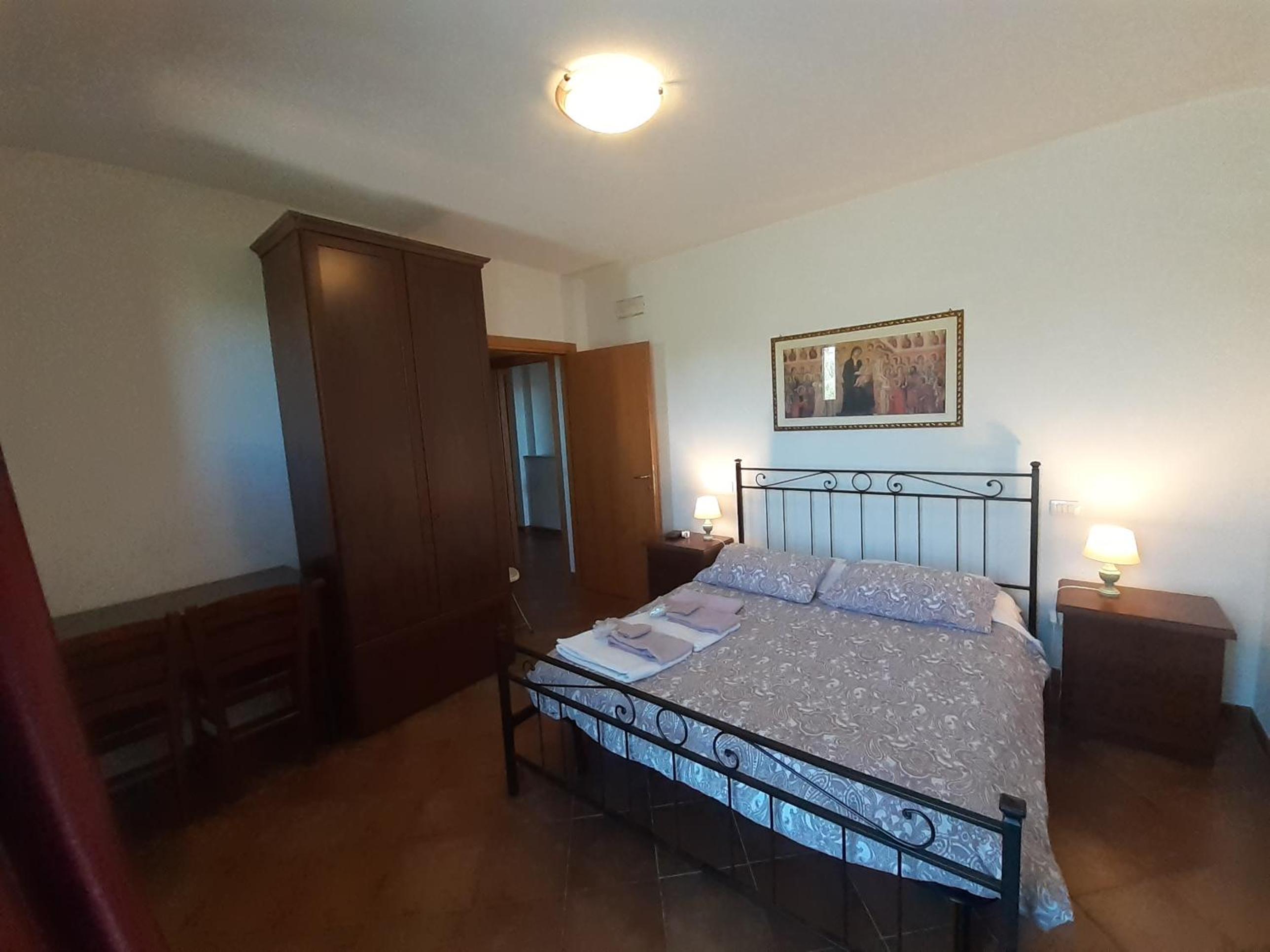 Double Room - Photo 8