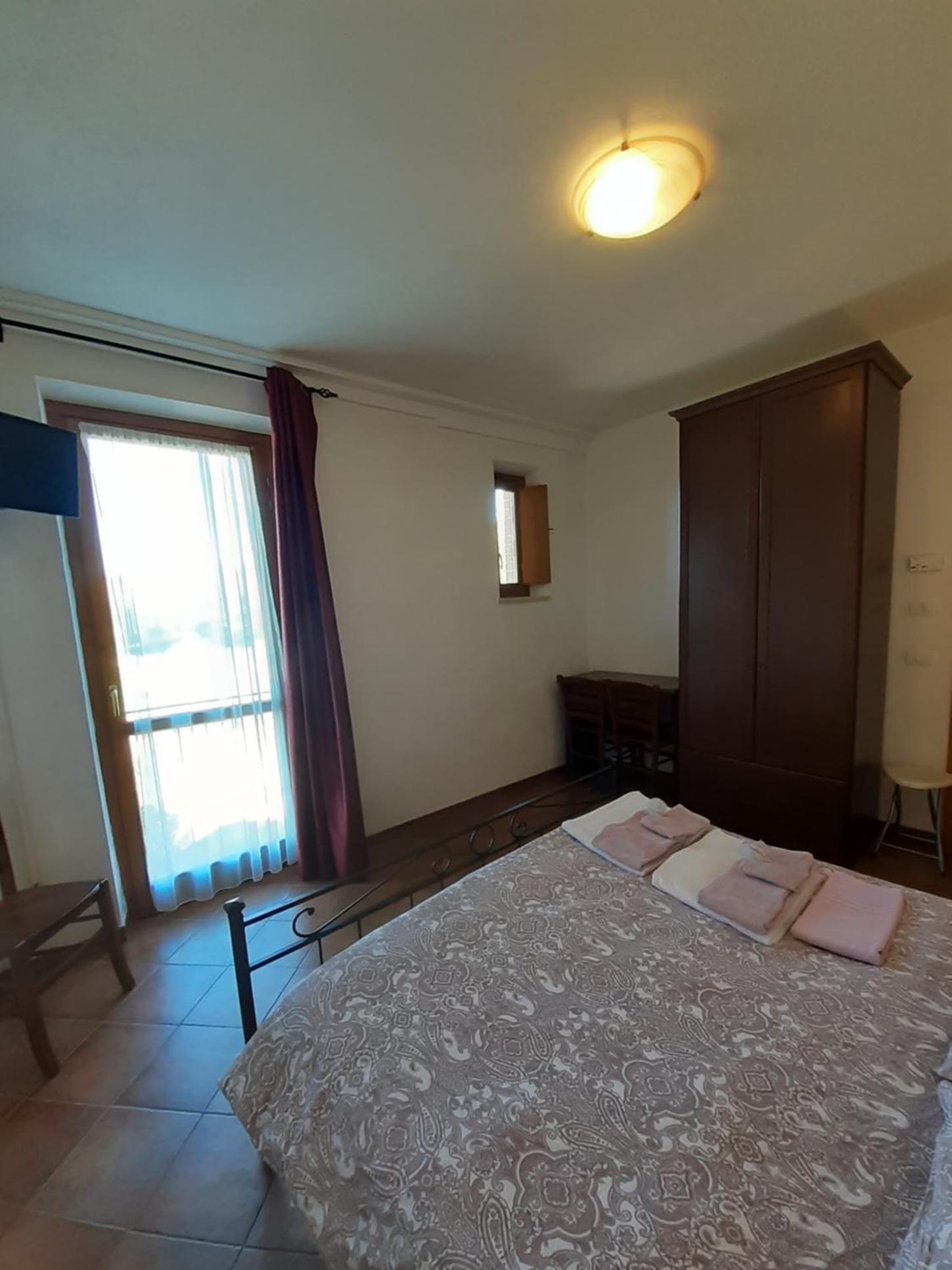 Double Room - Photo 7