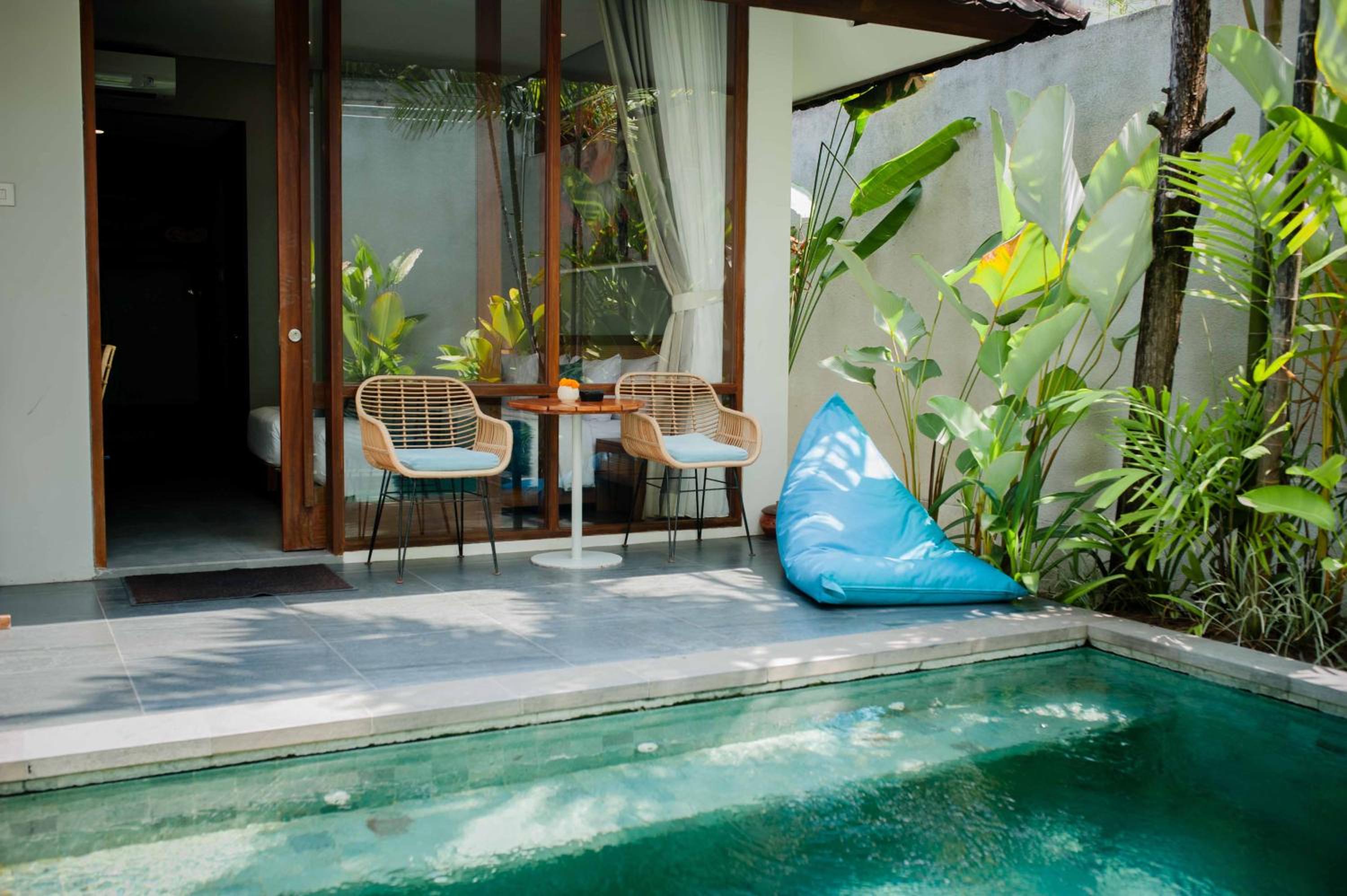 Deluxe Room with Pool - Photo 8