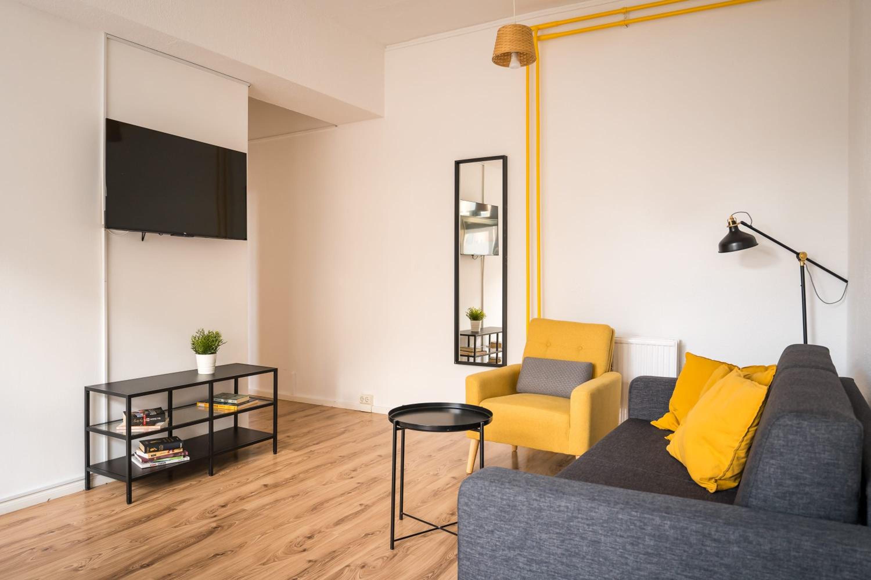 Apartment photo 2