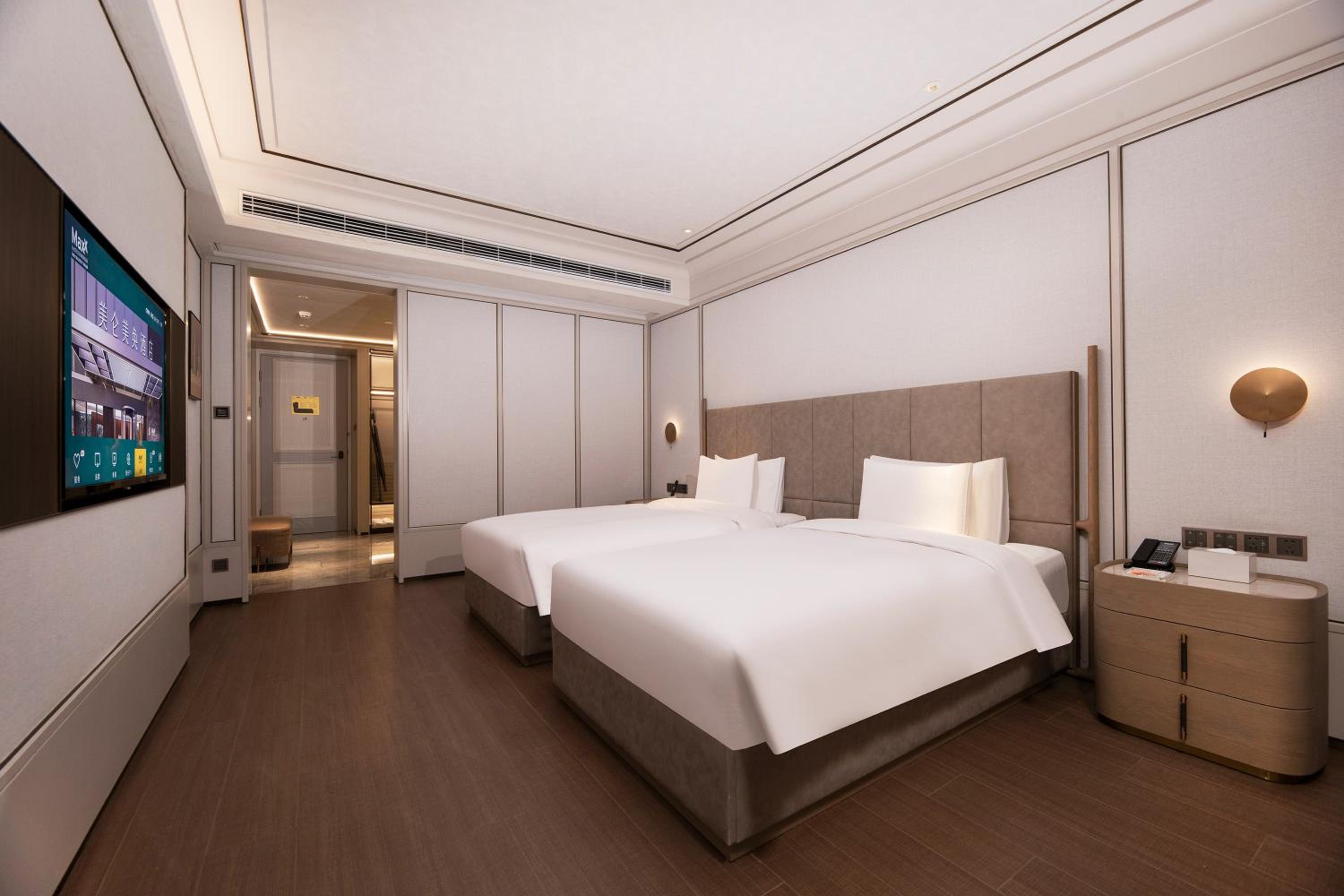 Deluxe Room with 2 single bed photo 3