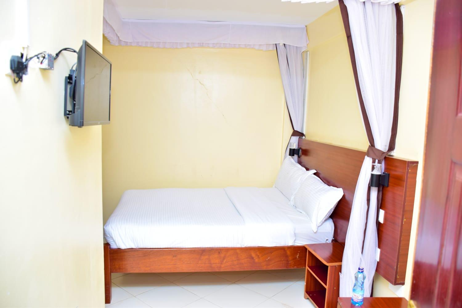 Budget Single Room photo 3