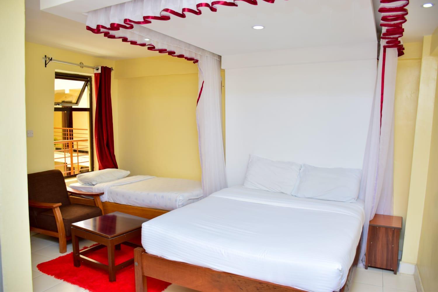Large Twin Room photo 2