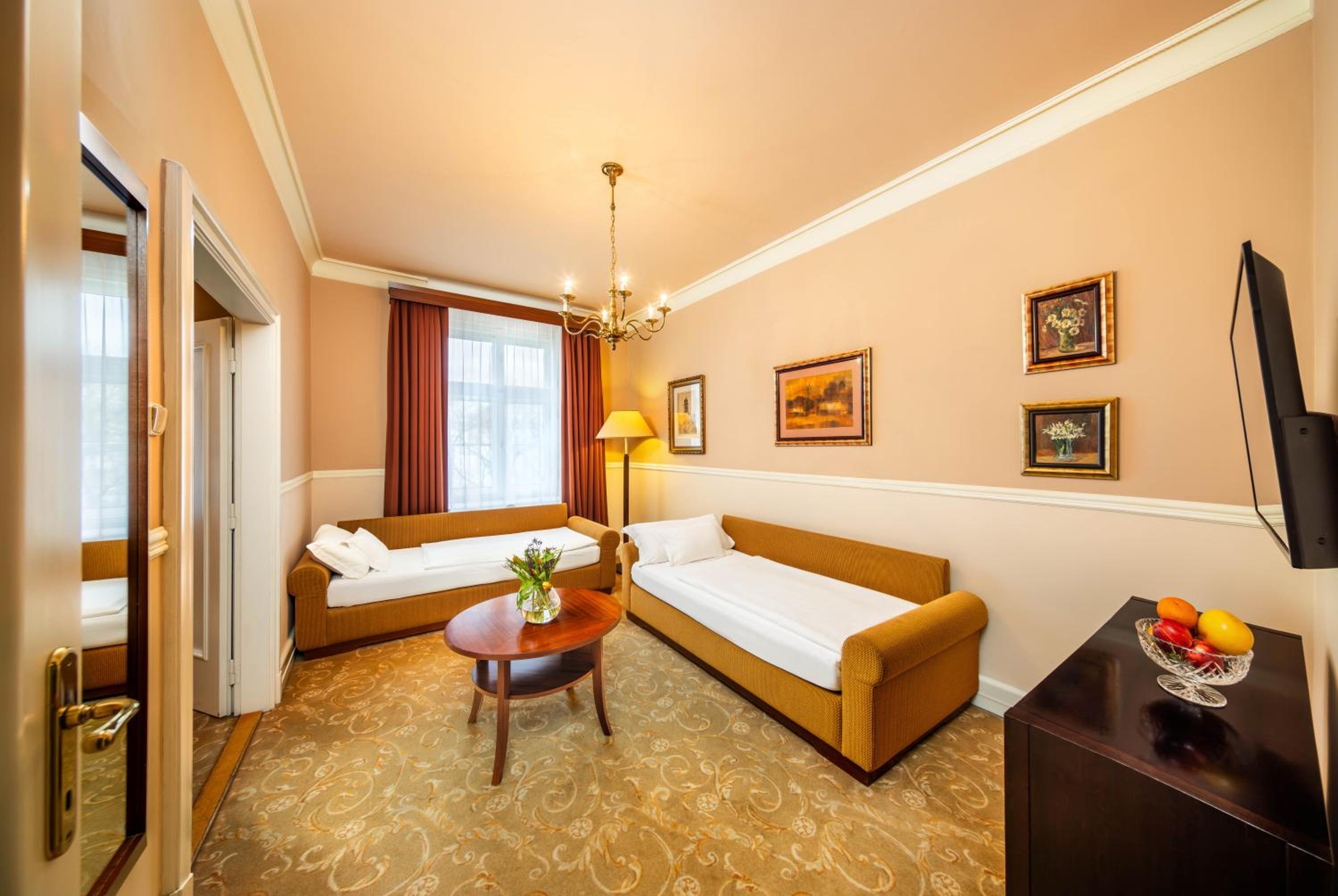 Deluxe Junior Suite thumbnail 6