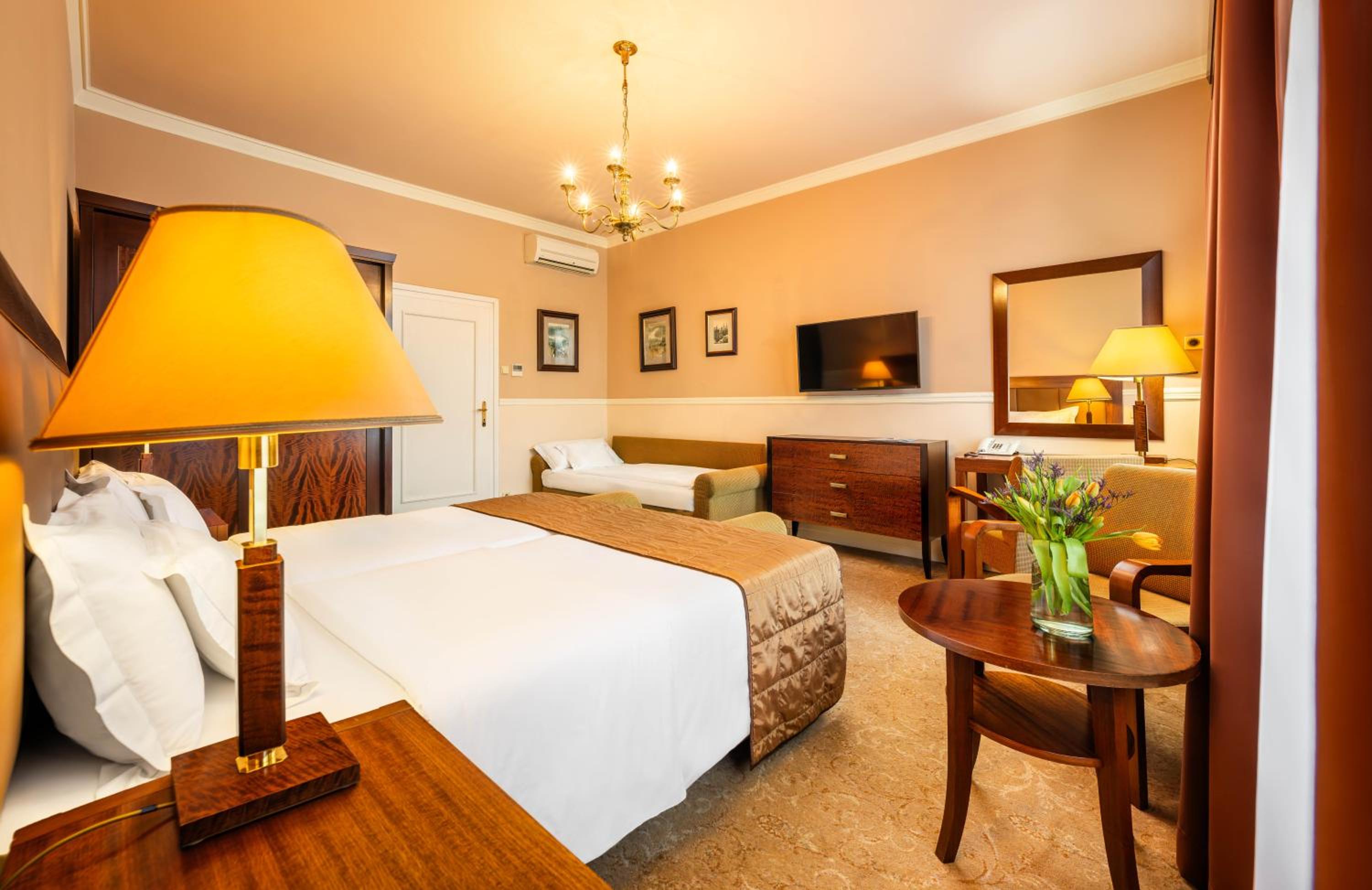 Triple Room