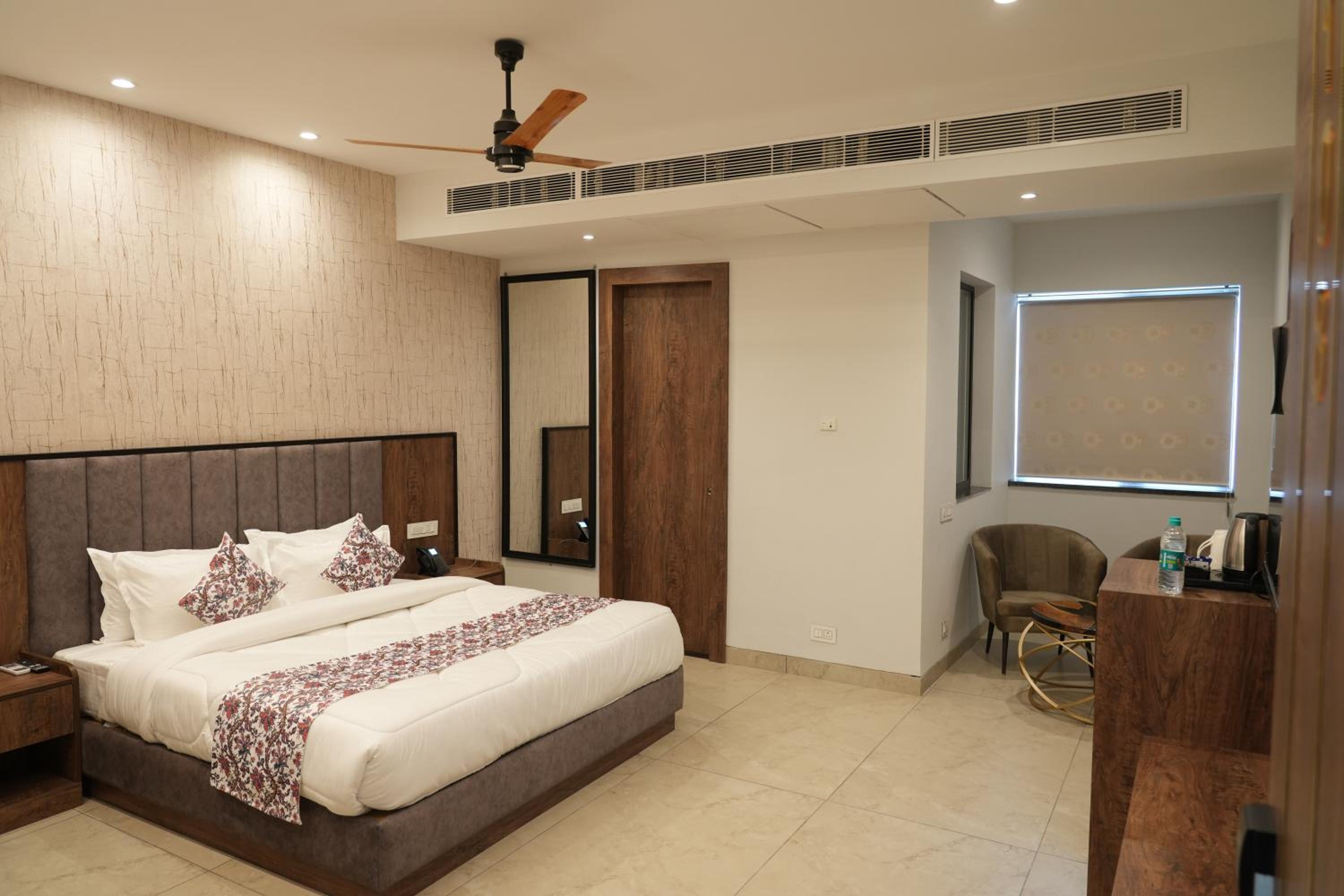 Deluxe King Room