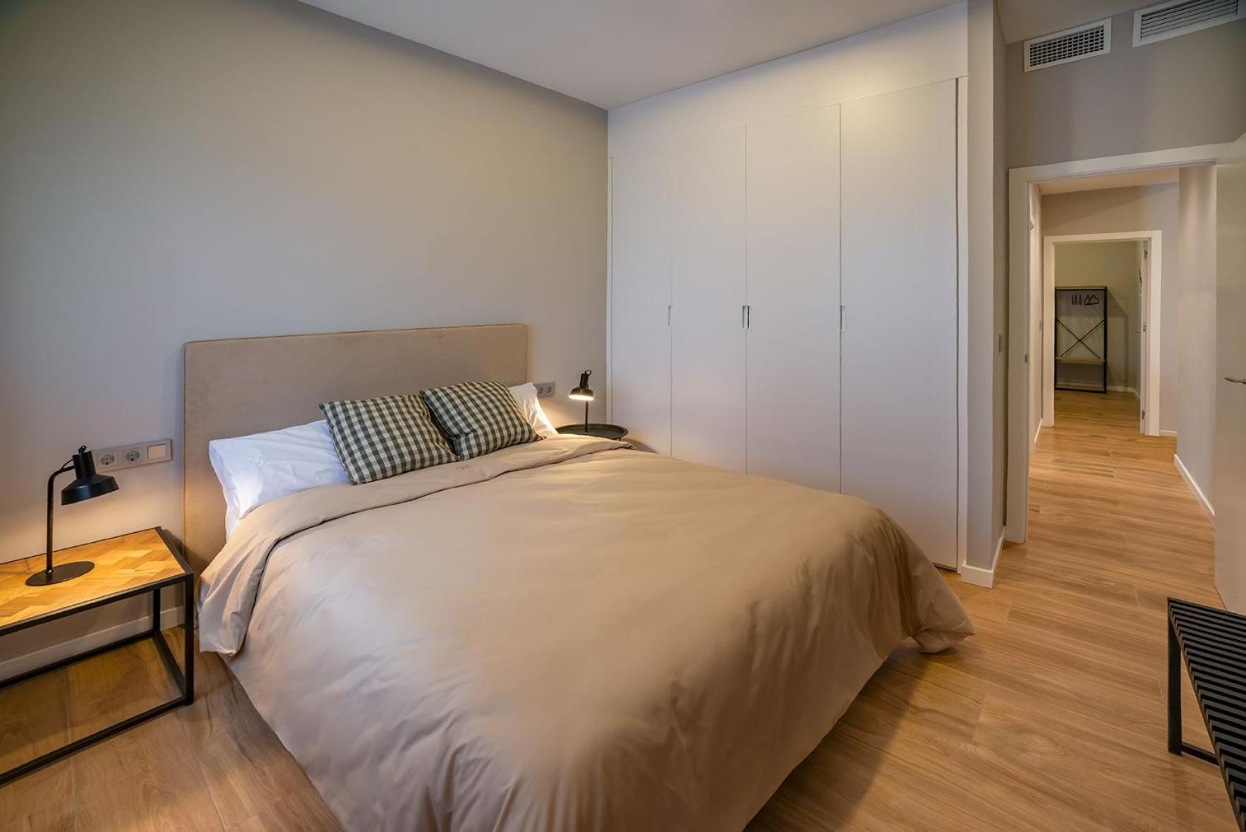 Apartamento de Dos Habitaciones con Terraza