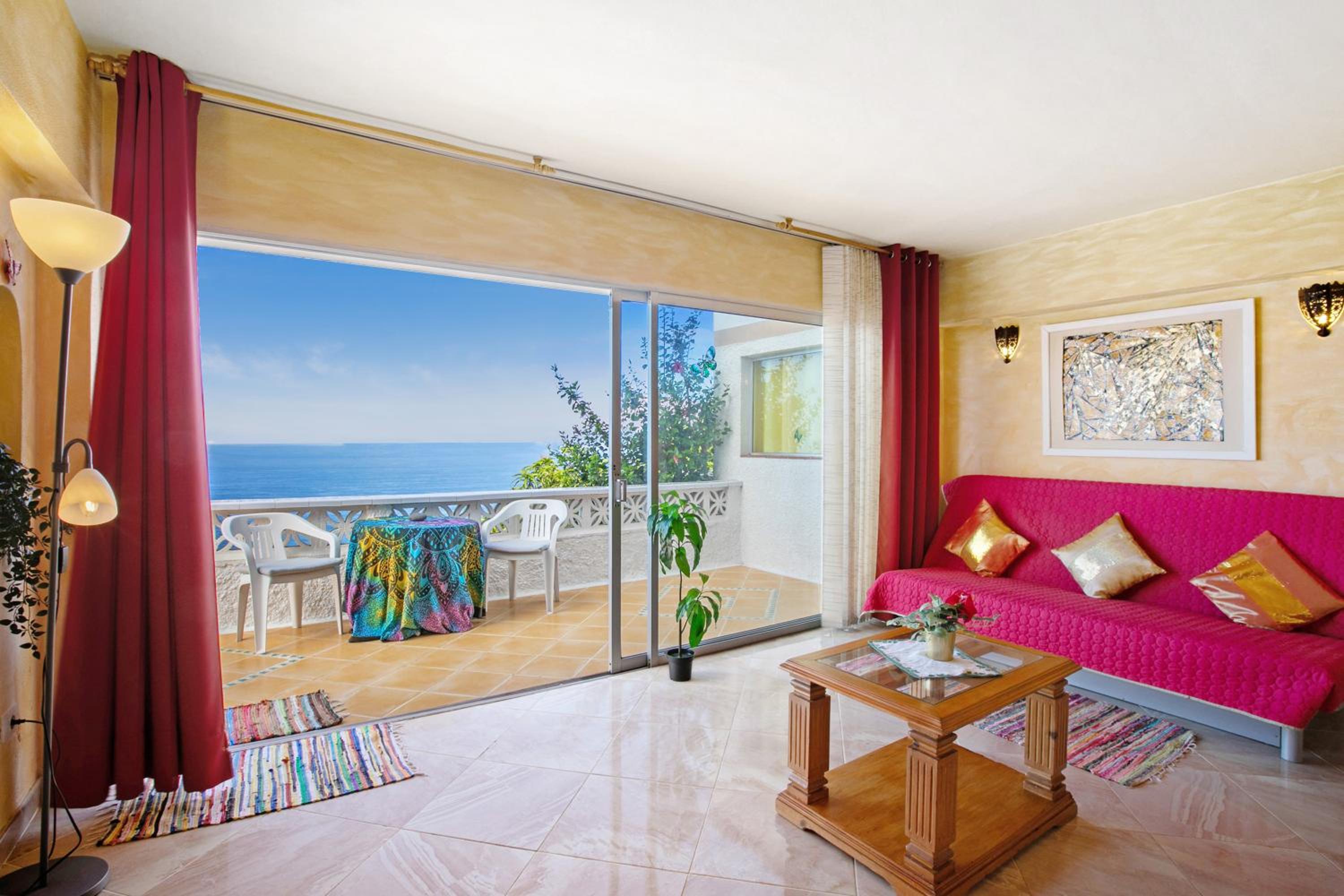 Apartamento de un dormitorio superior con balcón