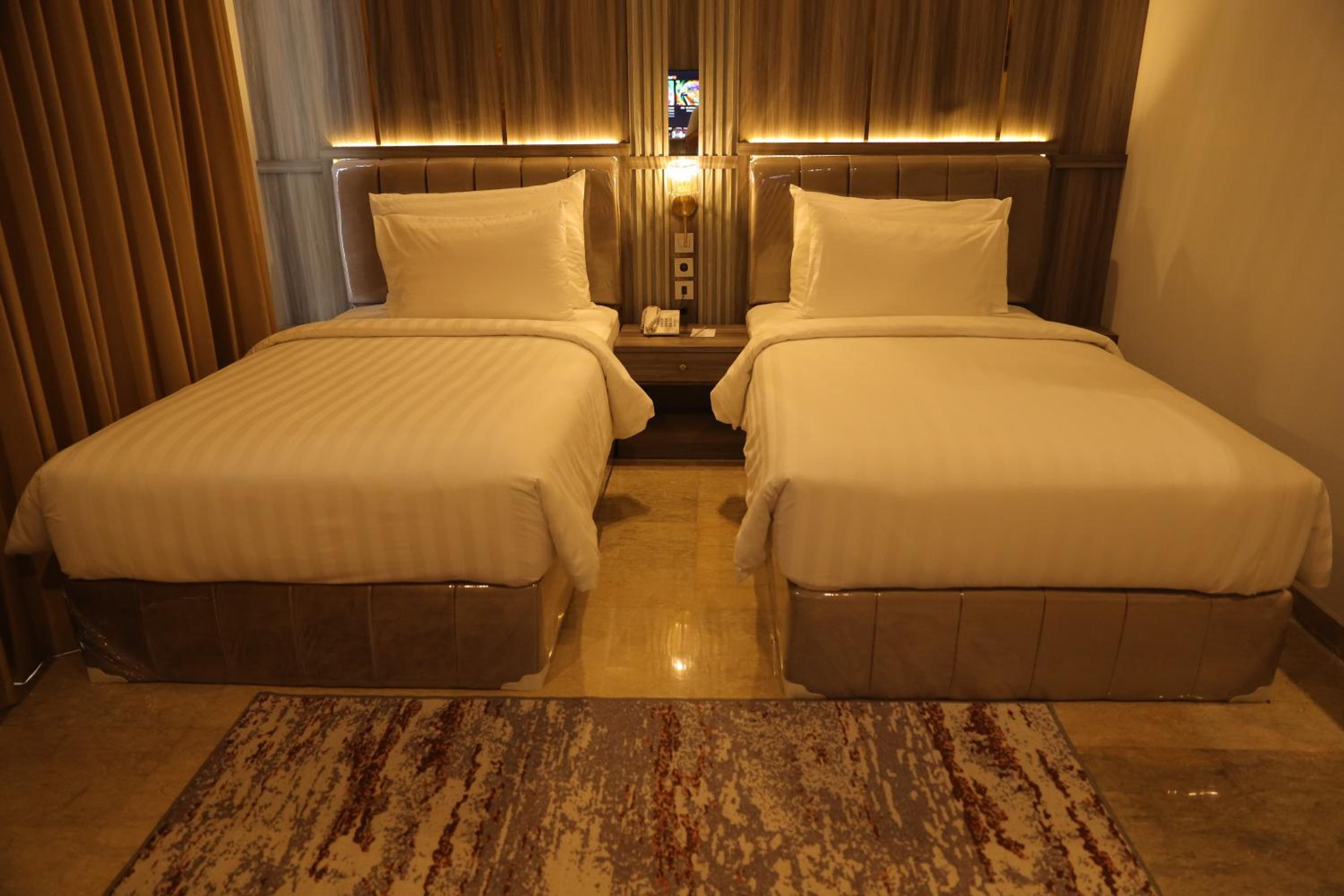 Deluxe Twin Room - Photo 3