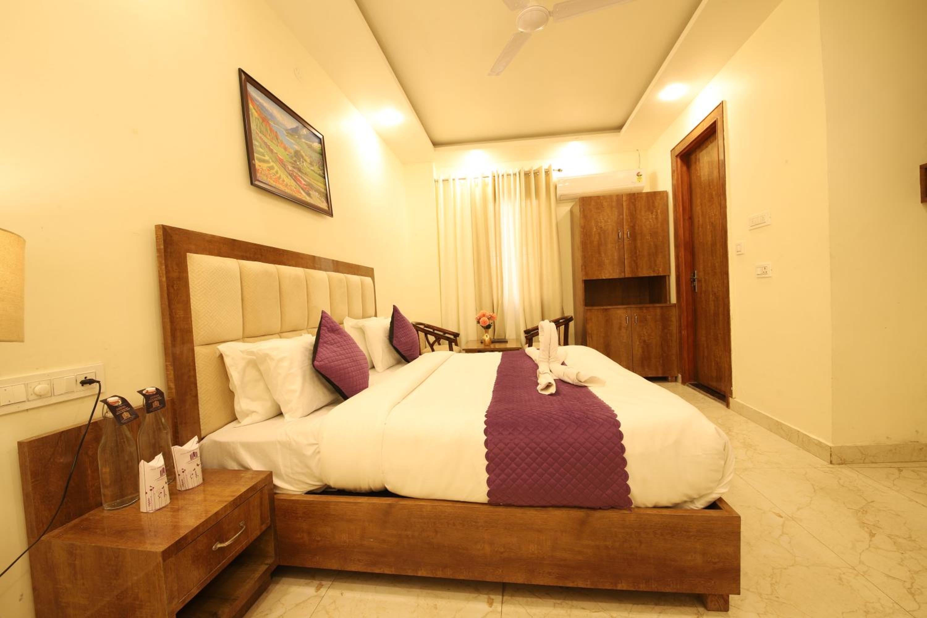 Deluxe King Room