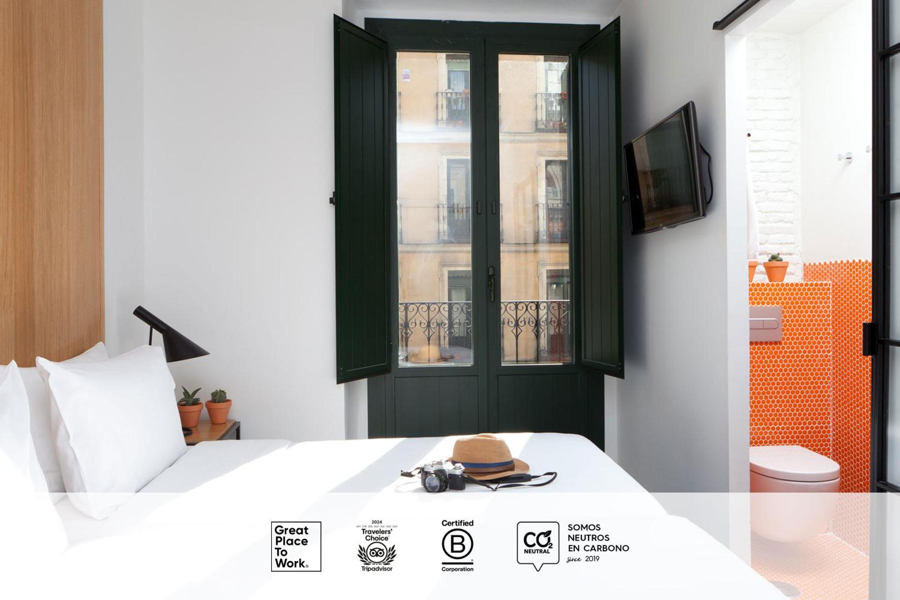 Double or Twin Room with Balcony photo 3