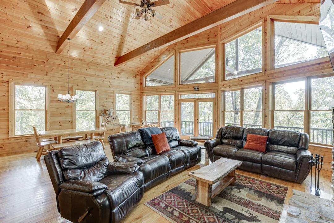 Three-Bedroom Villa photo 1