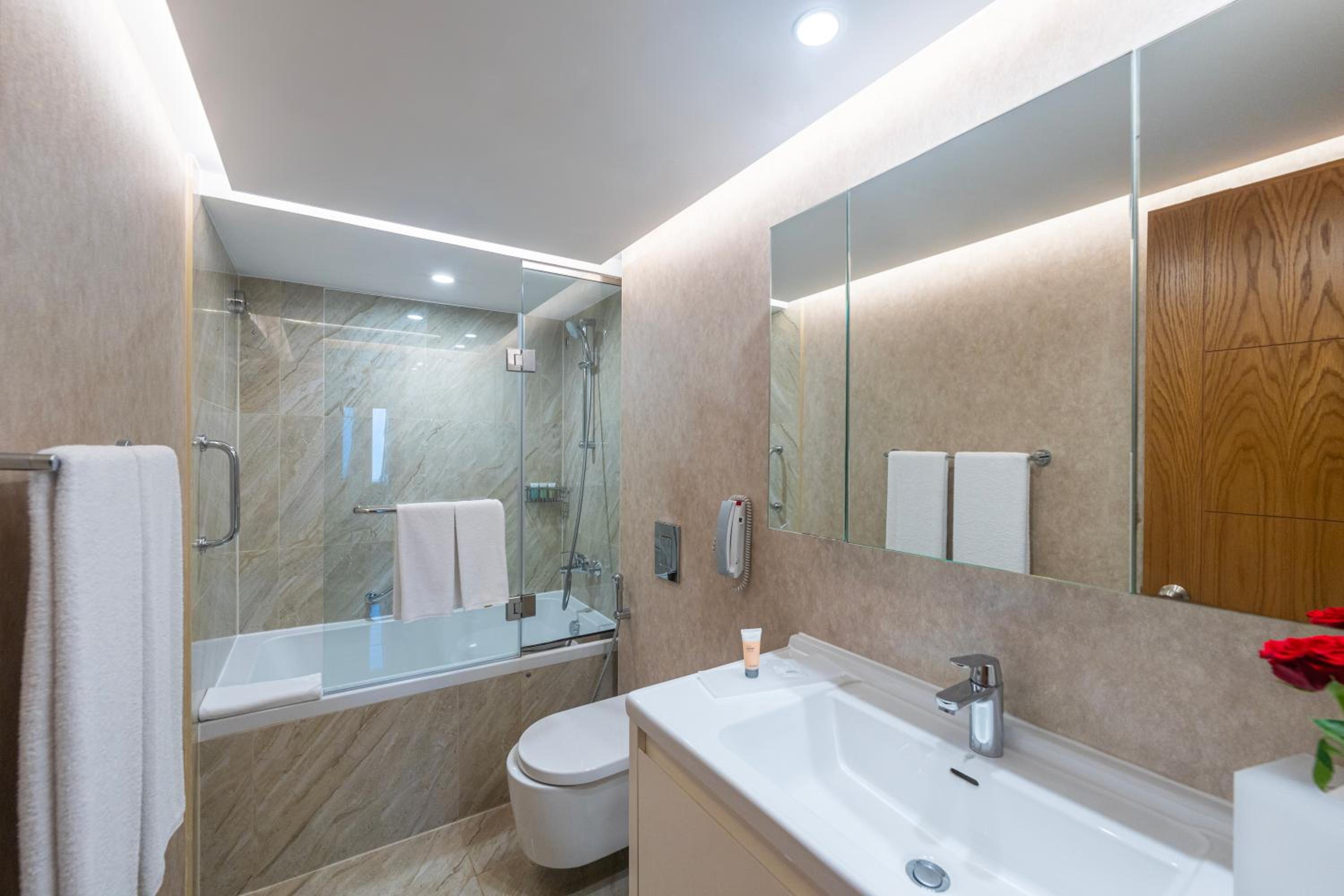 Premium Two Bedroom Large Family Apartment with Kitchen (10% discount on Spa treatments) photo 1