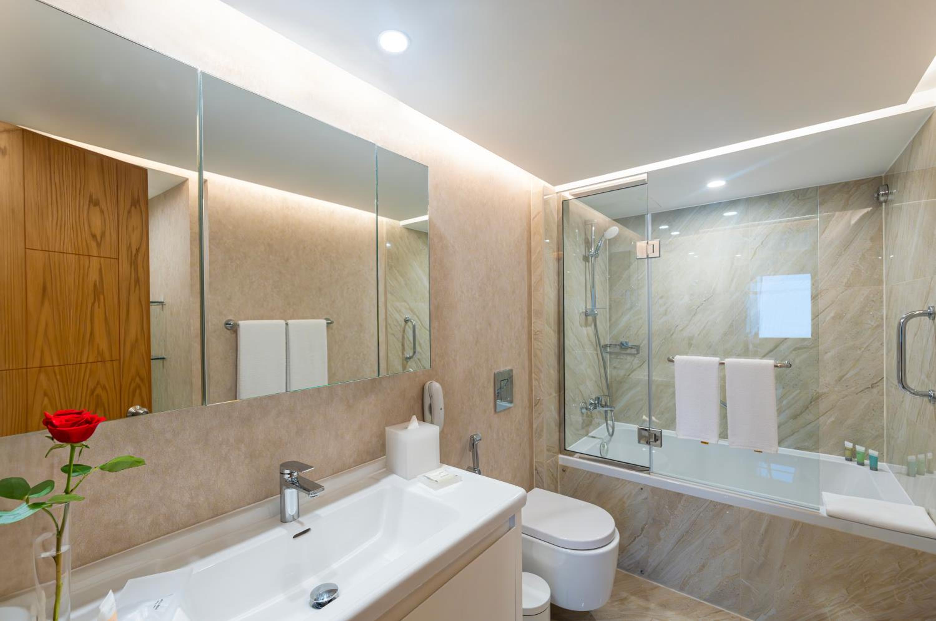 Deluxe Three Bedroom Family Apartment with Kitchen (10% discount on Spa treatments) photo 1