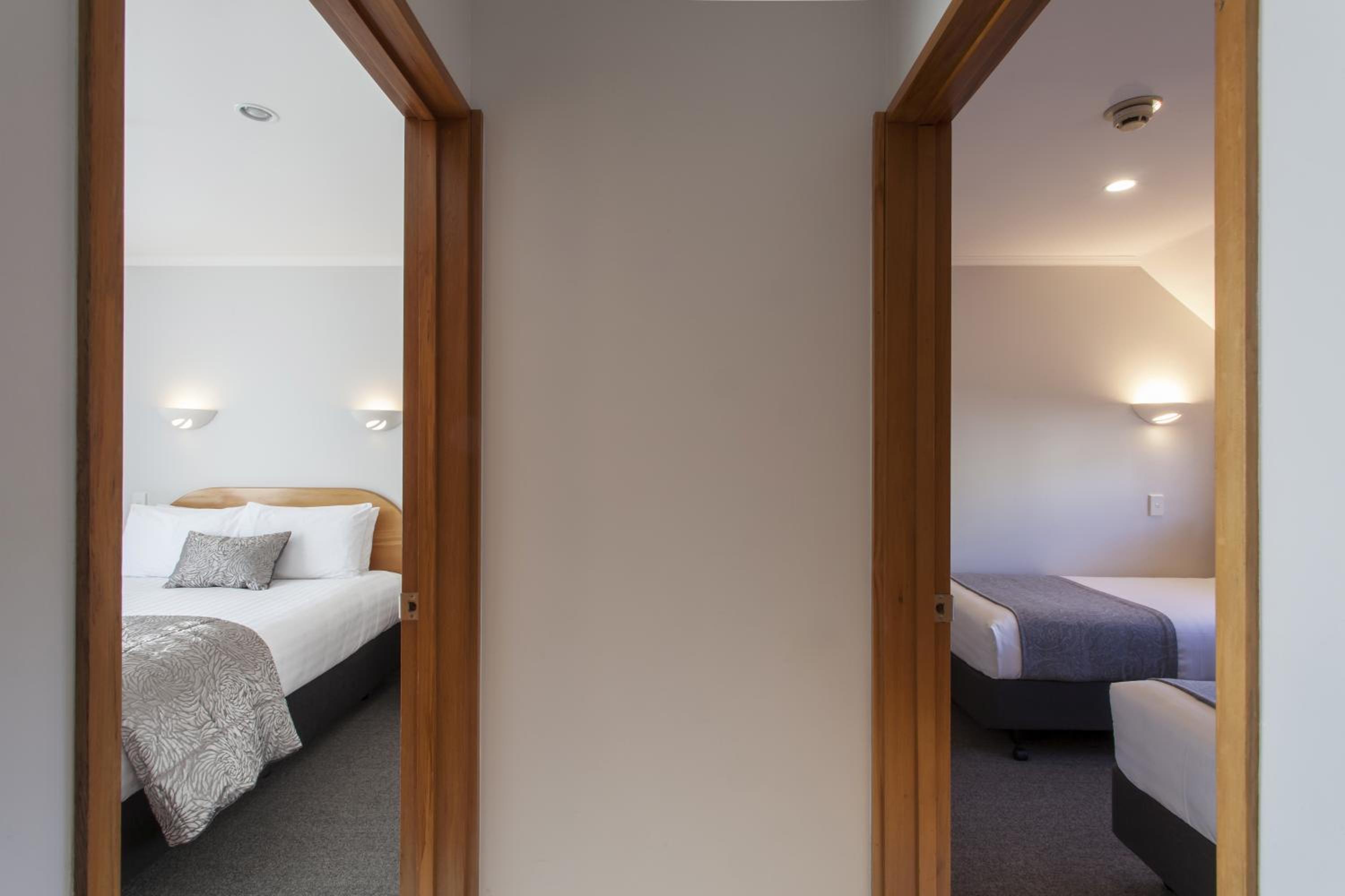 Two-Bedroom Apartment thumbnail 5