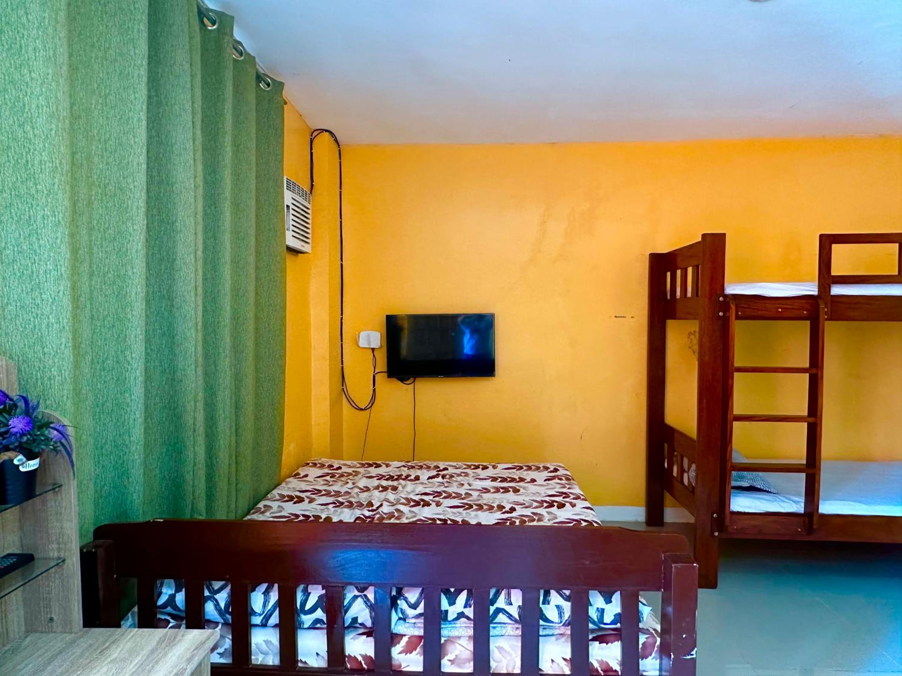 Deluxe Quadruple Room photo 2