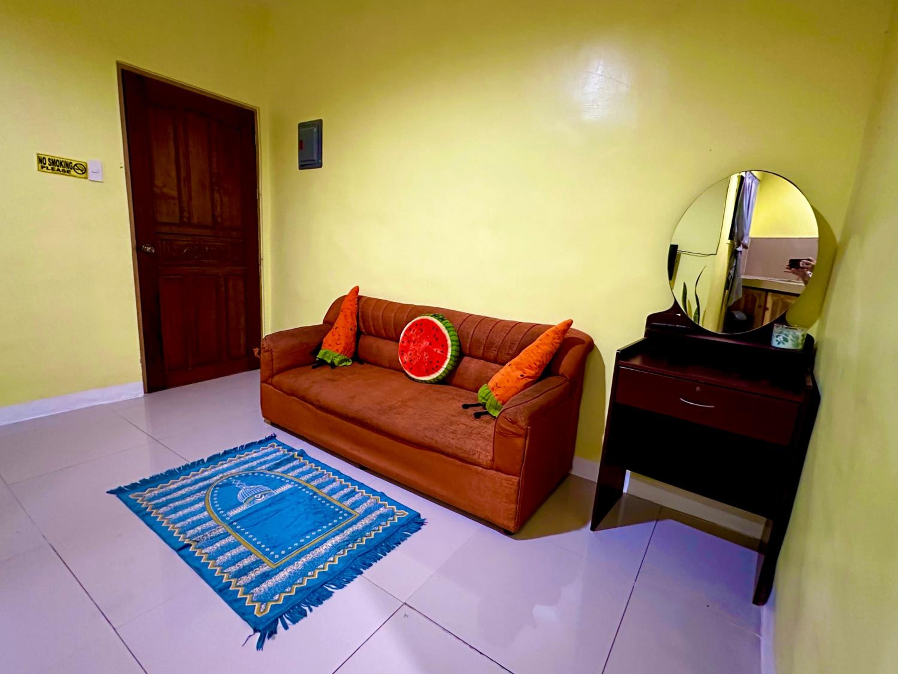 Deluxe Family Room photo 3