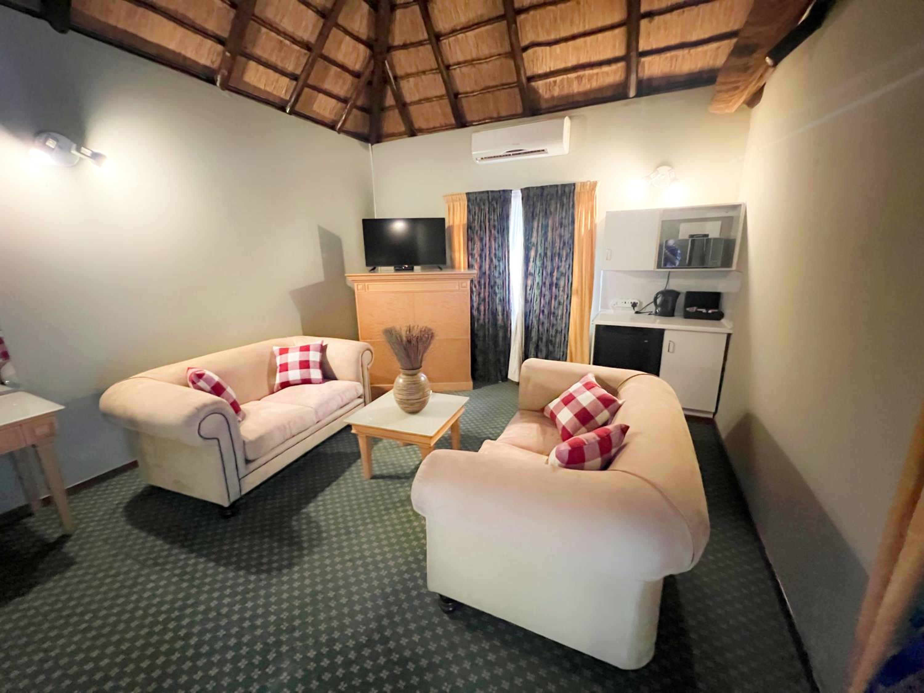 Deluxe Double or Twin Room - Photo 3