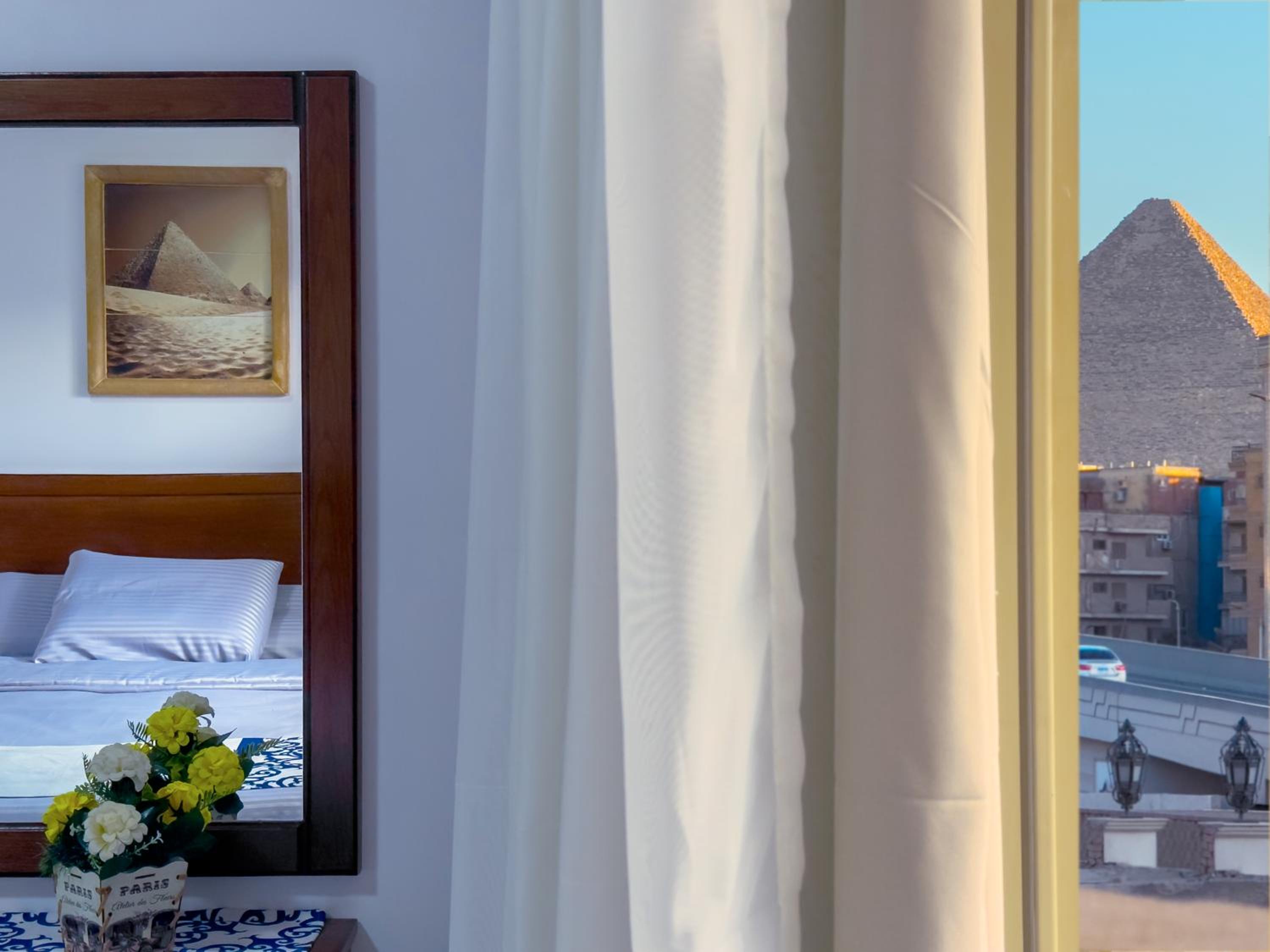 Superior Double or Twin Room with City View thumbnail 6